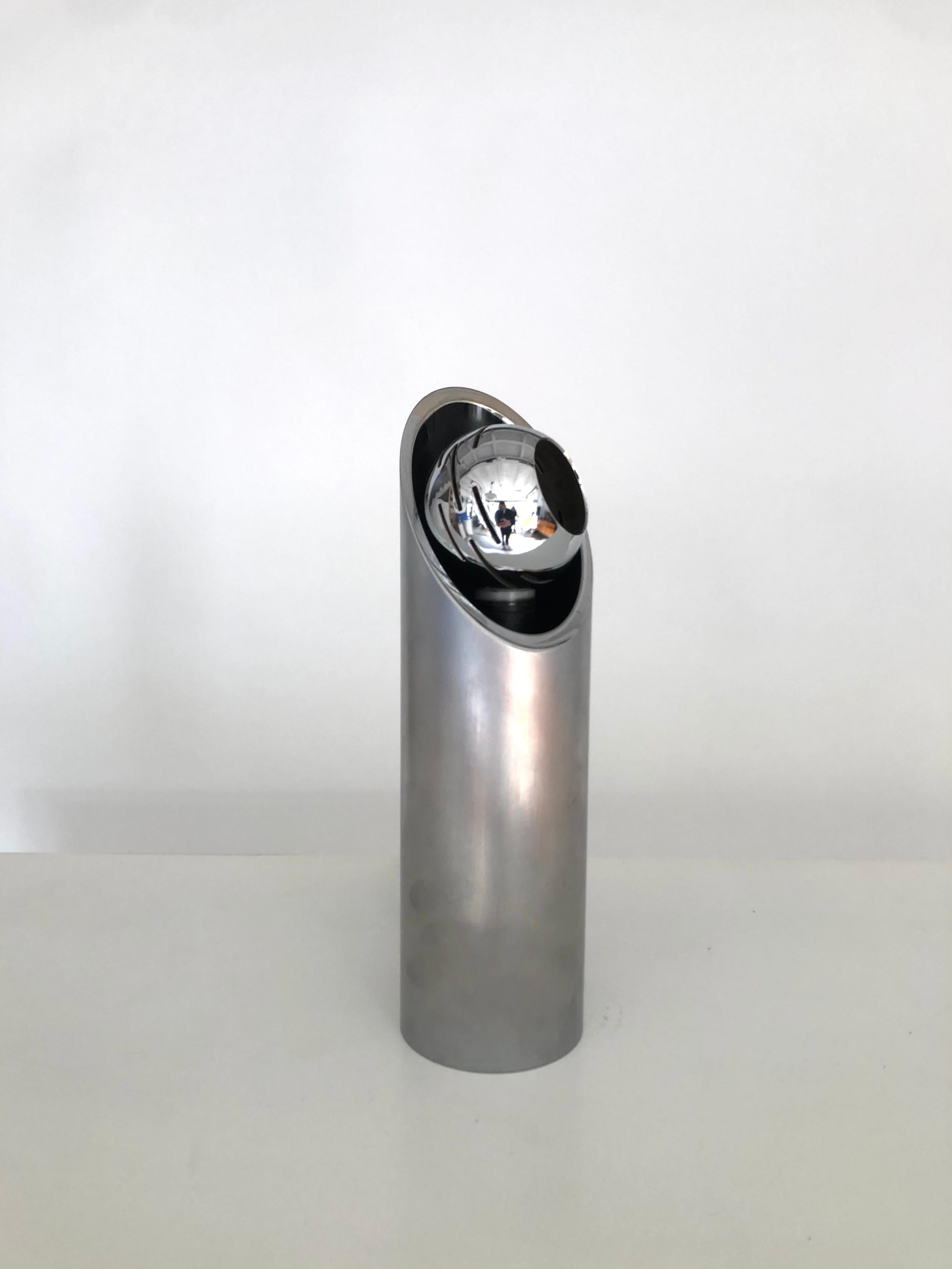 Tischlampe von Angelo Lelii
 Modell n ° 14082 sagte Bambu
 Tischlampe
 Metall und verchromtes Metall
 Arredoluce Ausgabe