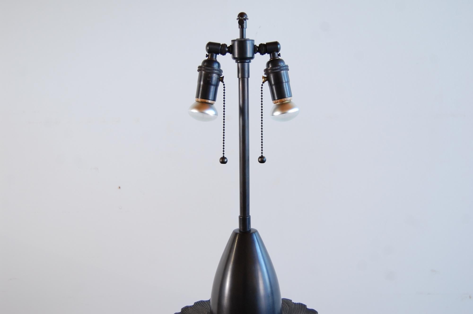apparatus table lamp