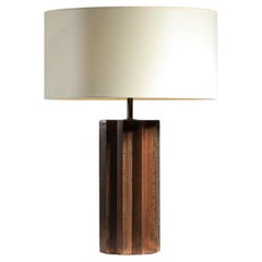 Tischlampe der Künstlerin Donna aus patiniertem Stahl