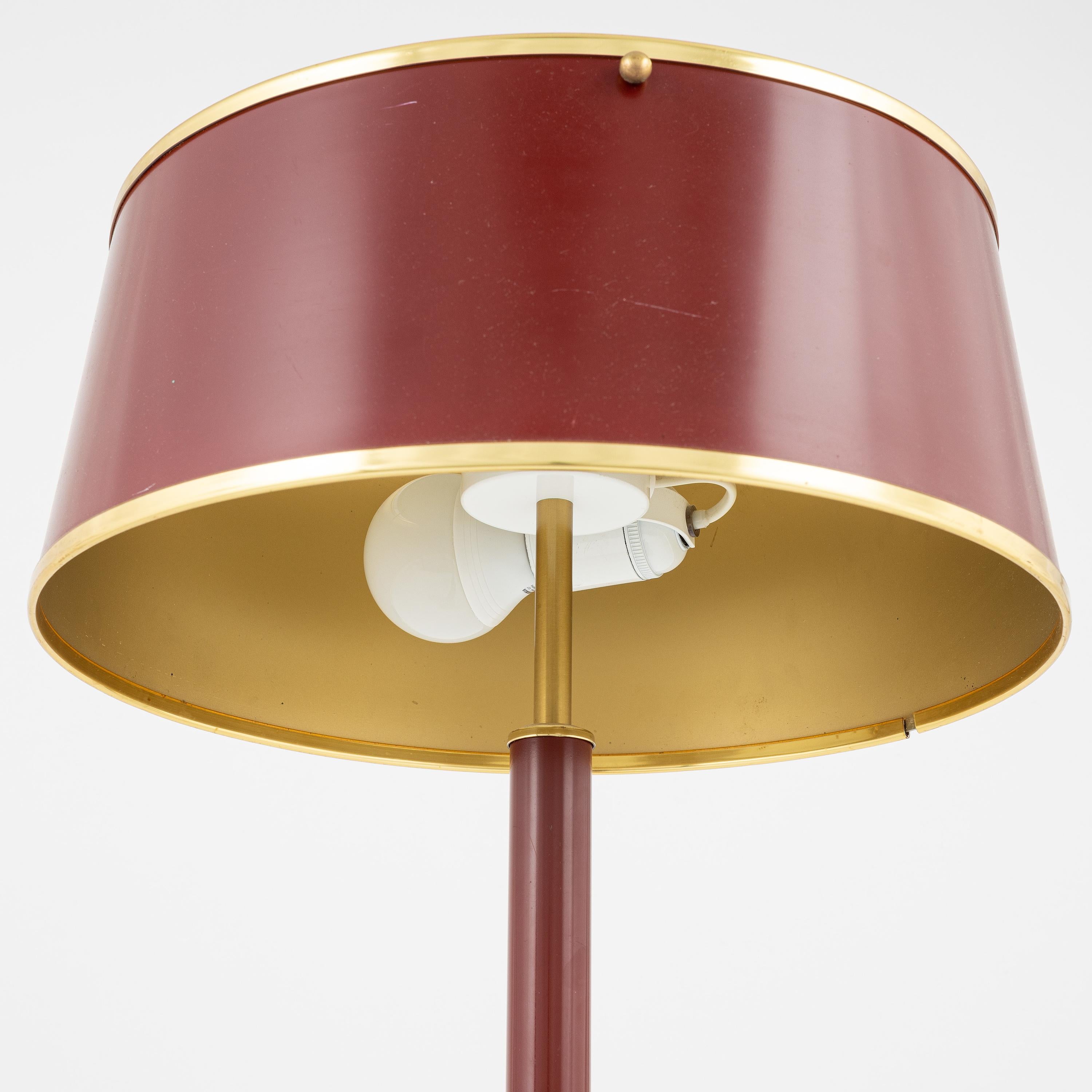 Swedish  Borens table lamp Model 8423 red lacquer Sweden 1970 For Sale