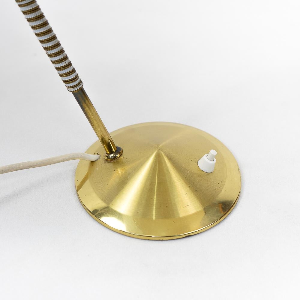 Vintage design table lamp, 1950s, made in Austria.

Metal, adjustable shade, e14 screw-in bulb.

 

Origination: Austria, 1950s

Condition: Very good, small signs of use as per pictures.

 


Approximate dimensions:

Height 32 cm
Diameter 27 cm.