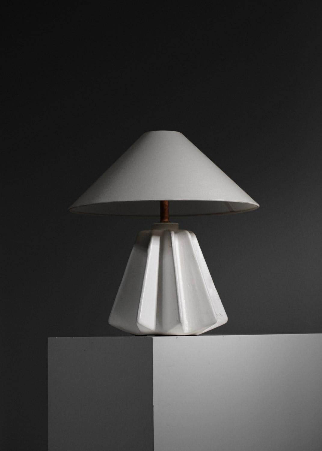 Tischlampe aus weißem Gips von Donna für Danke Galerie, DONNA im Angebot 4