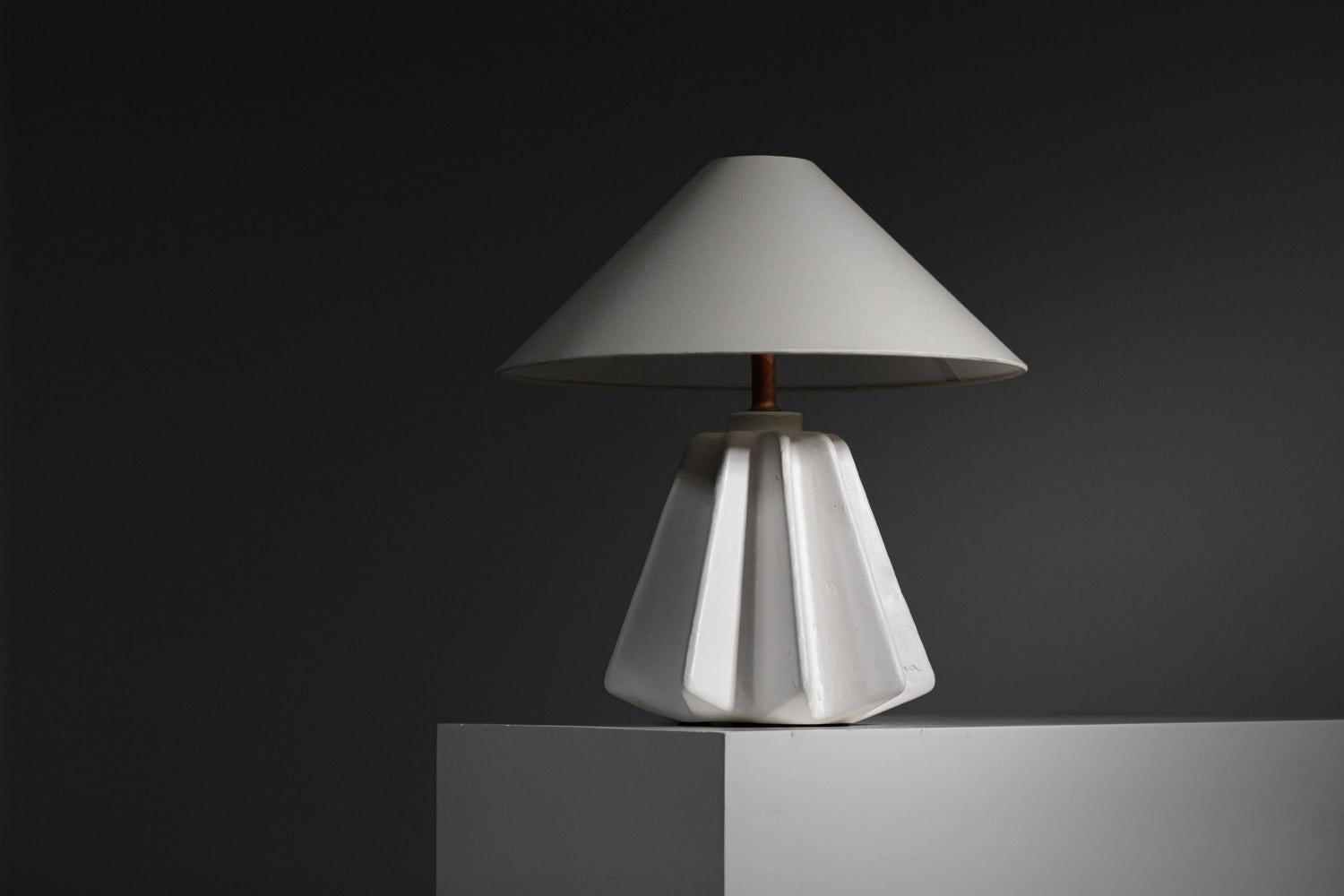 Tischlampe aus weißem Gips von Donna für Danke Galerie, DONNA im Angebot 5