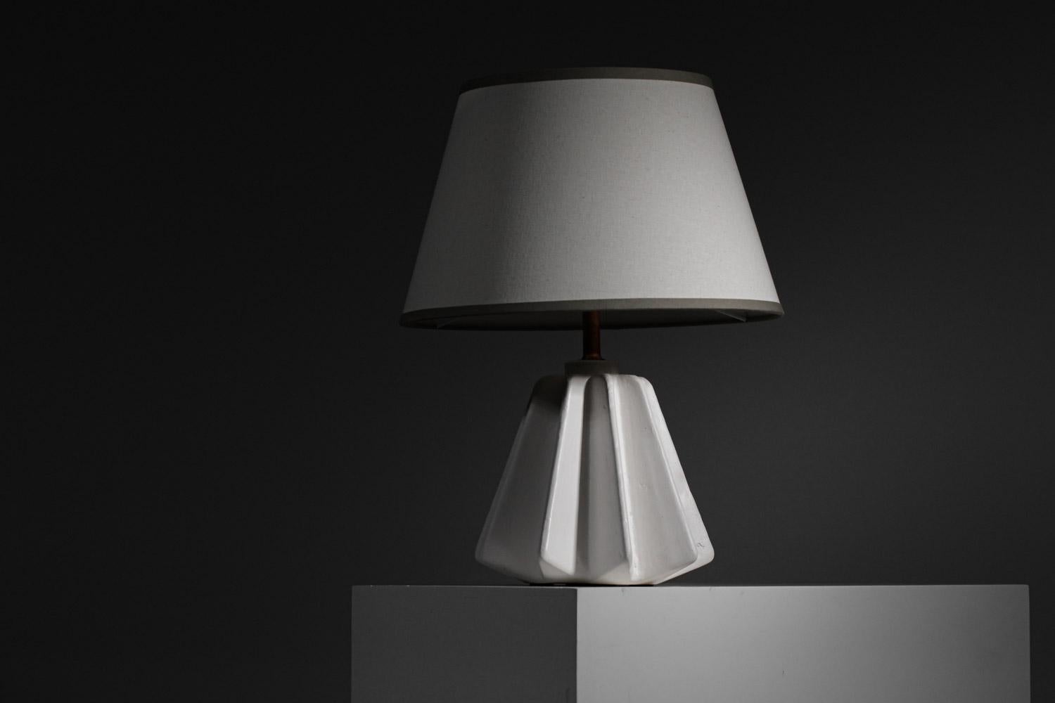 Tischlampe aus weißem Gips von Donna für Danke Galerie, DONNA im Angebot 9