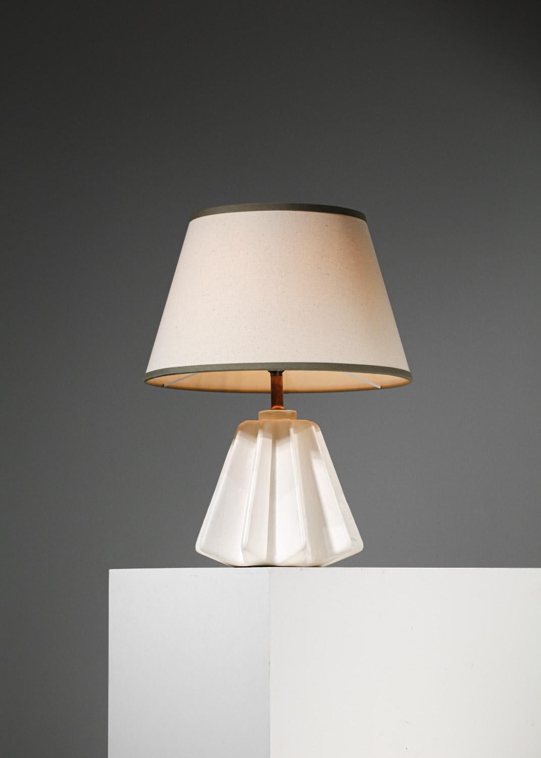Tischlampe aus weißem Gips von Donna für Danke Galerie, DONNA (Französisch) im Angebot