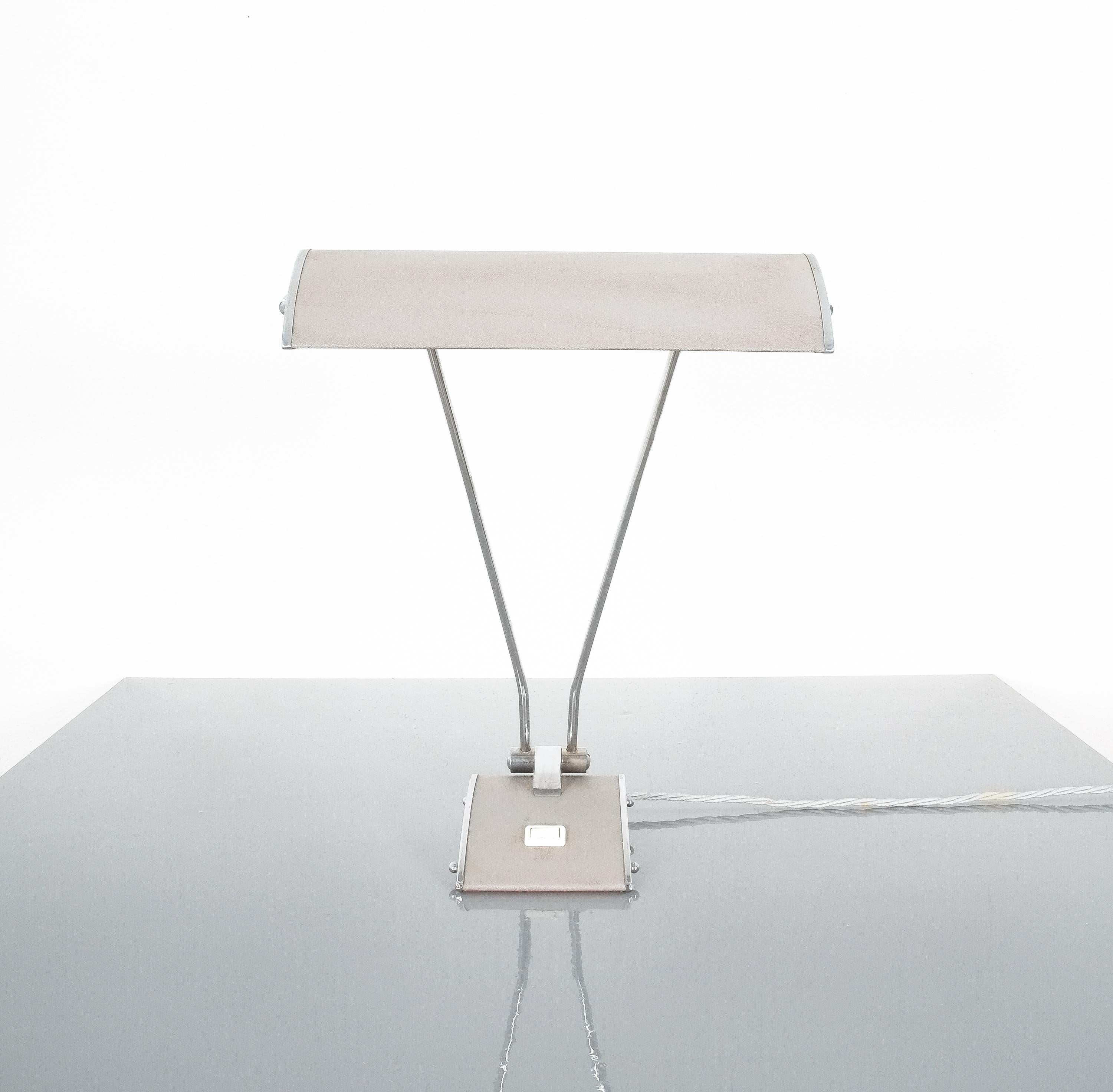 Mid-Century Modern Lampe de bureau par Eileen Gray pour Jumo, milieu du siècle dernier en vente