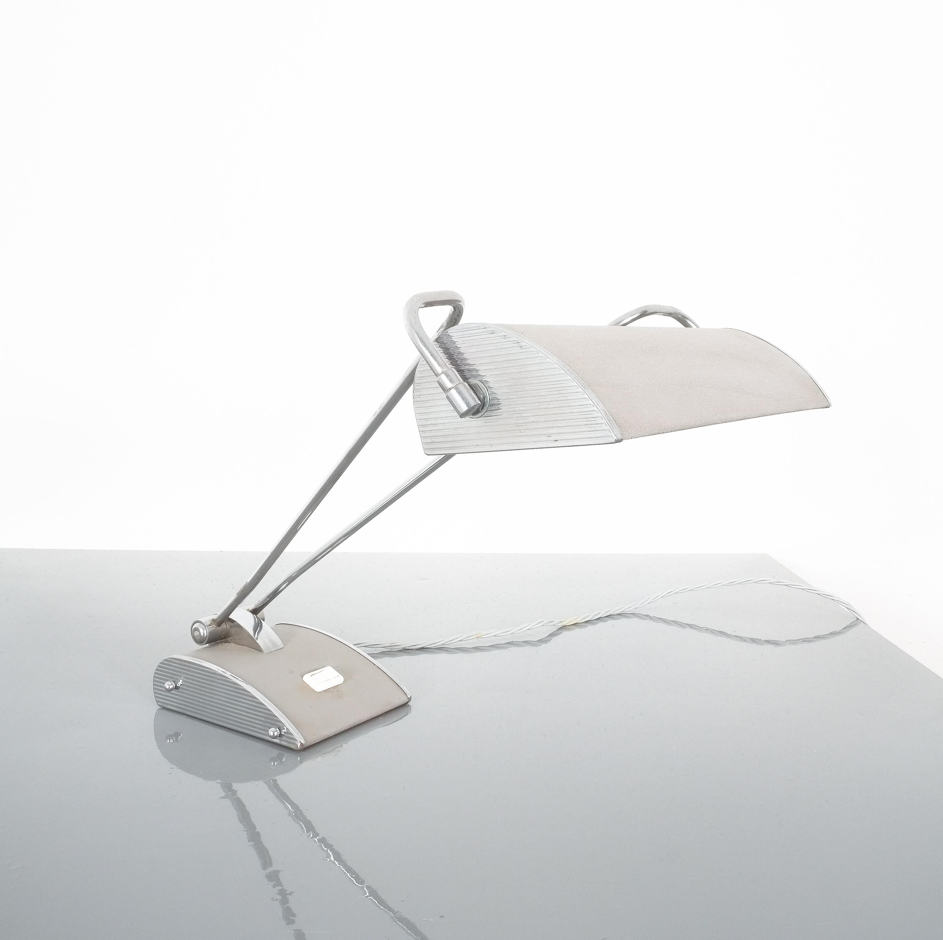 Table Lamp by Eileen Gray for Jumo, Midcentury In Good Condition For Sale In Vienna, AT