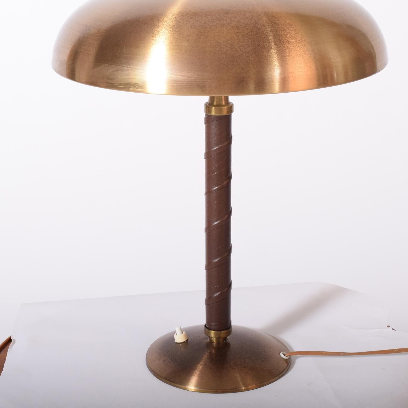 Table Lamp by Einar Båckström Model 5013, circa 1940s In Good Condition In Hudson, NY
