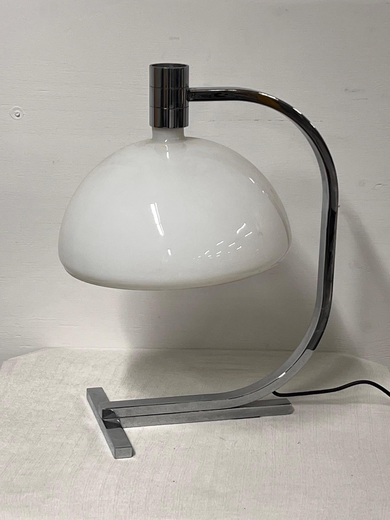 1960s Italian Modern Table Lamp by Franco Albini for Sirrah
Chrome frame with a white glass shade
Model ASC1
Needs to be rewired 