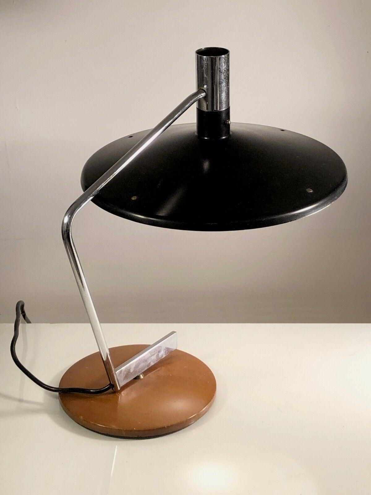 Métal A MID-CENTURY-MODERN TABLE ou DESK LAMP de GEORGES FRYDMAN, ed. EFA, France 1950 en vente