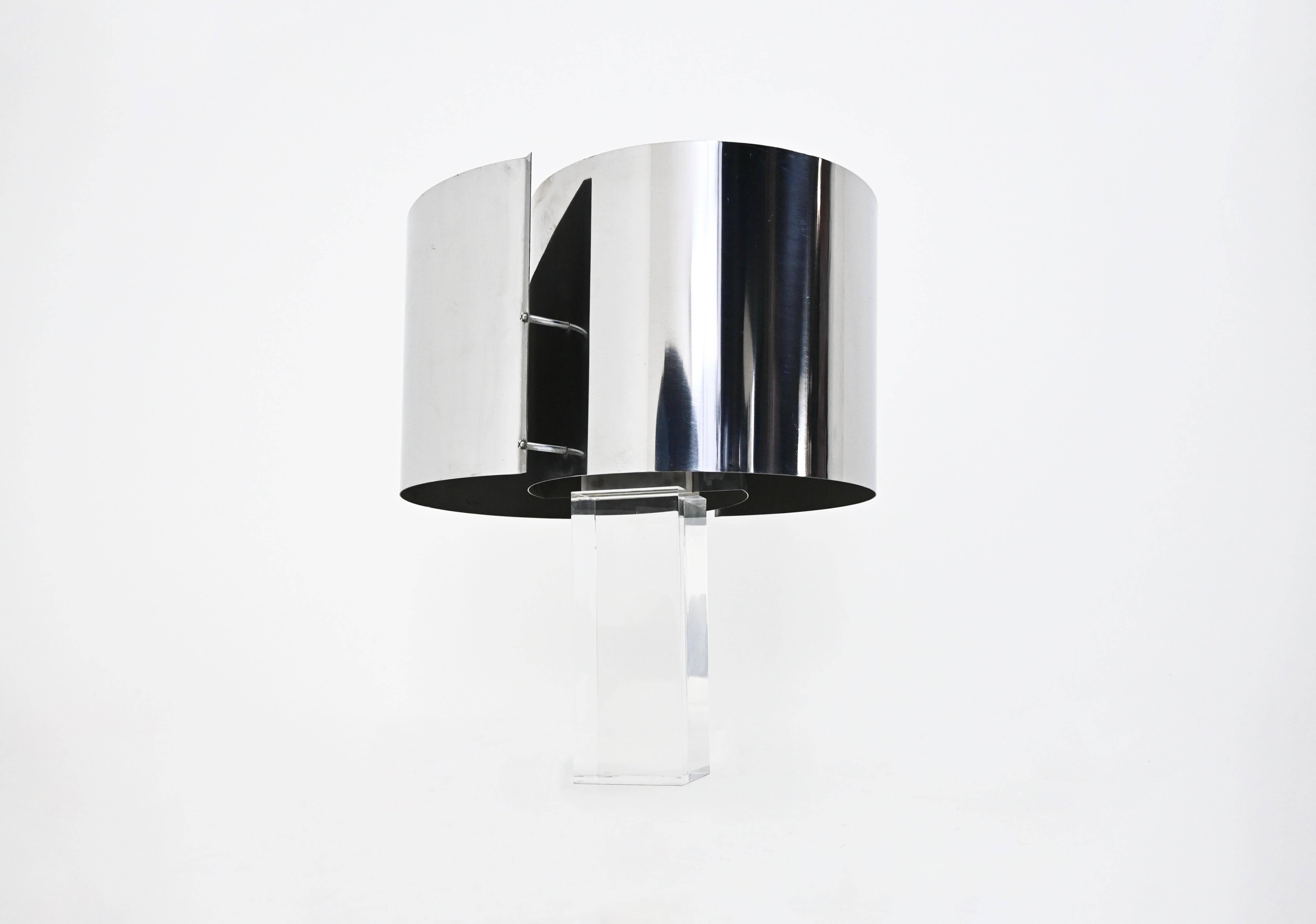Rare lamp designed by Gianfranco Fini & Fabrizio Cocchia in the 70s. Wear due to time and age of the lamp.
FOR SHIPPING, REQUEST US FOR RECEIVE THE BEST PRICE

  