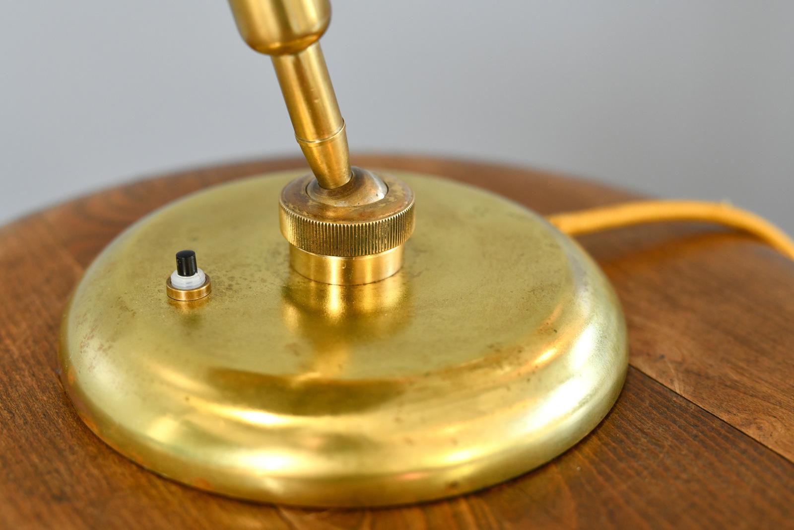 Milieu du XXe siècle Lampe de table de Giovanni Michelucci pour Lariolux Circa 1940s en vente