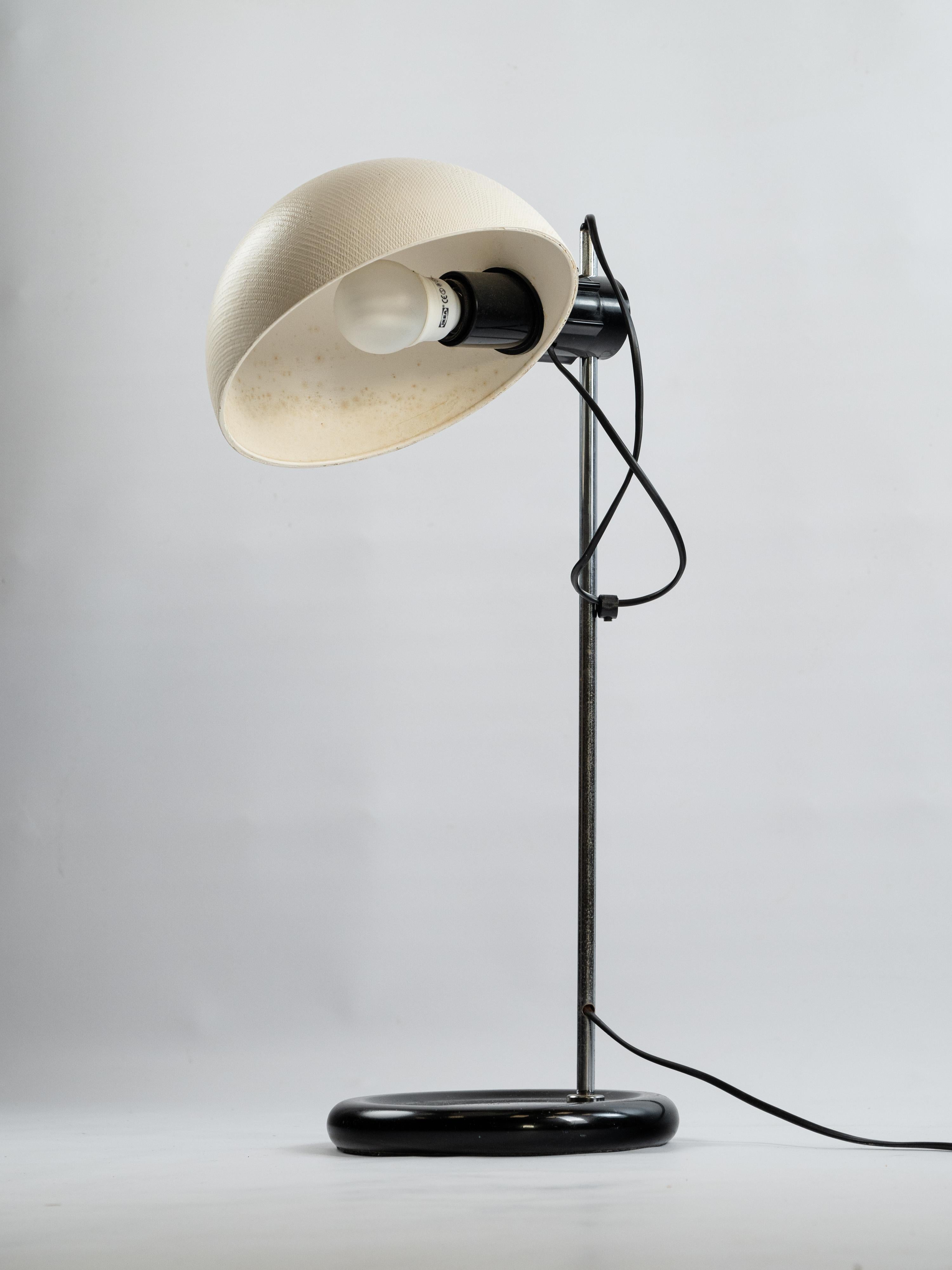 Italian Table lamp by Harvey Guzzini custom in fiber glass by the artist YOM For Sale