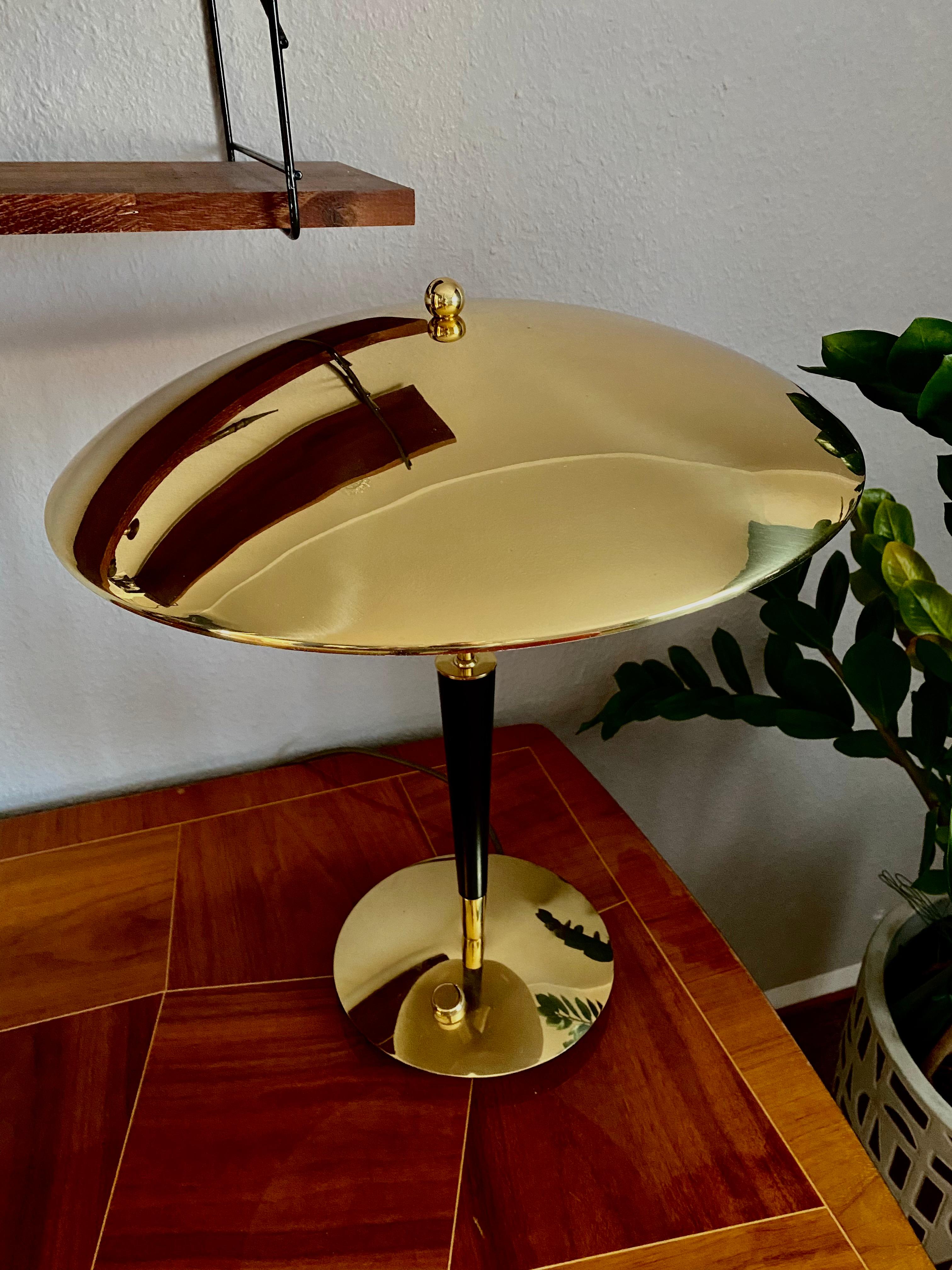 Allemand Lampe de table Hillebrand en vente