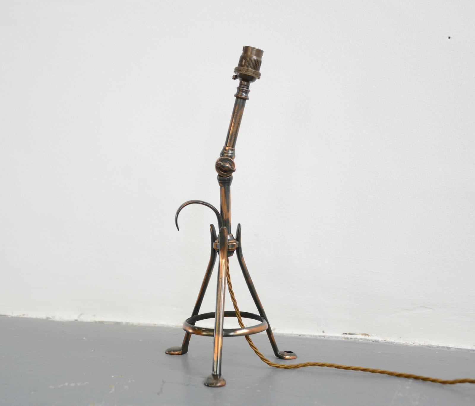 Table lamp by James Hinks & Sons, circa 1900

- Copper flash finish
- Takes B22 fitting bulbs
- Adjustable arm
- Can be used as a table or wall light
- English ~ 1900
- Measures: 38cm tall x 16cm wide x 16cm wide

Condition report

Fully