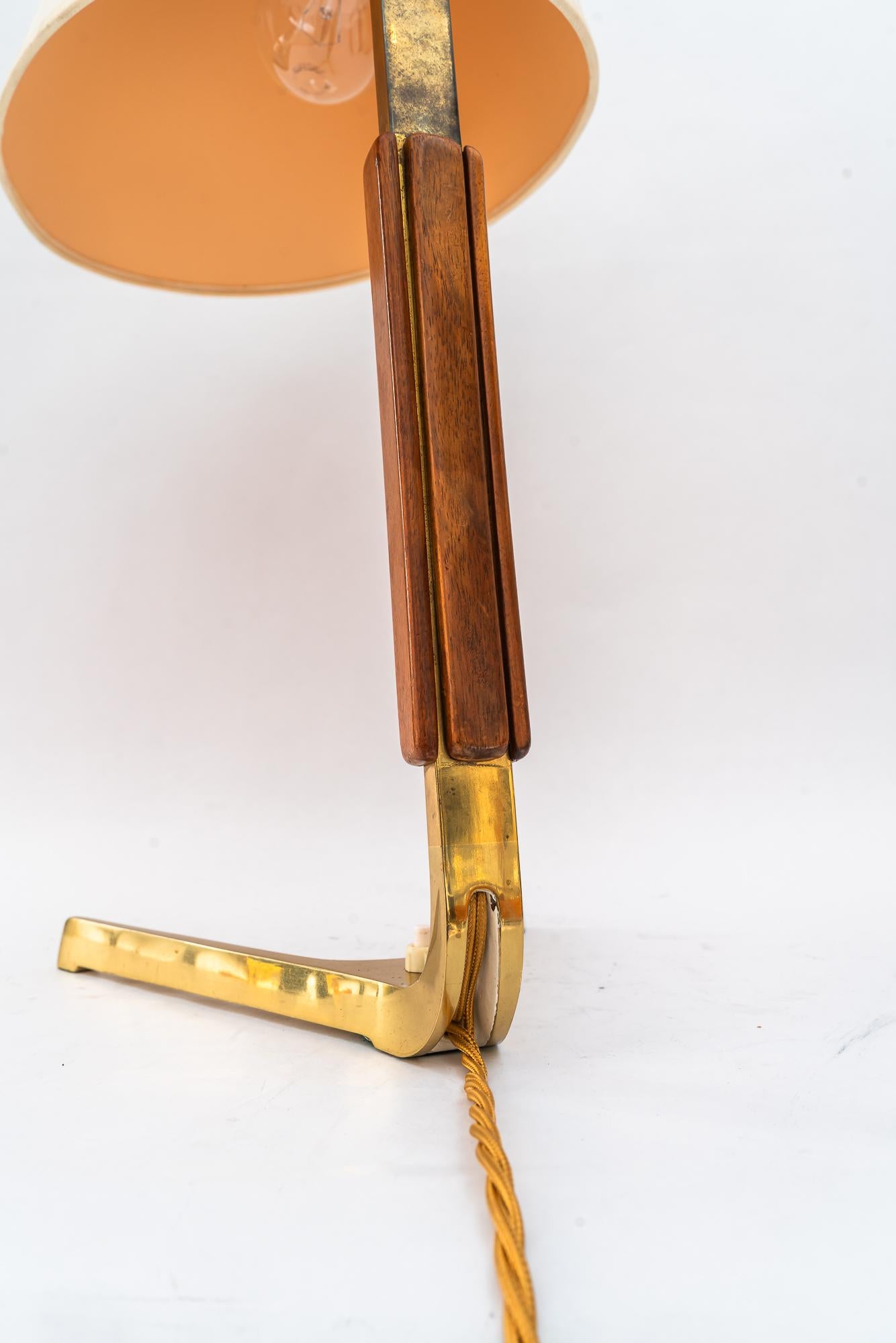 Table lamp by J.T. Kalmar Mod. 1197 Phönix 1950s In Good Condition For Sale In Wien, AT