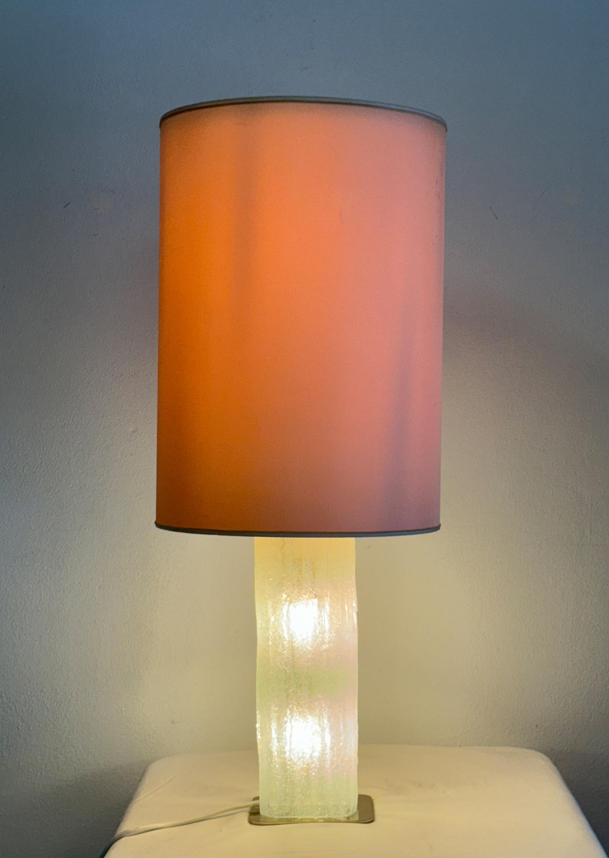 Lampe de table de Kalmar Frankenberg avec un Stand illuminé en verre de glace en vente 4