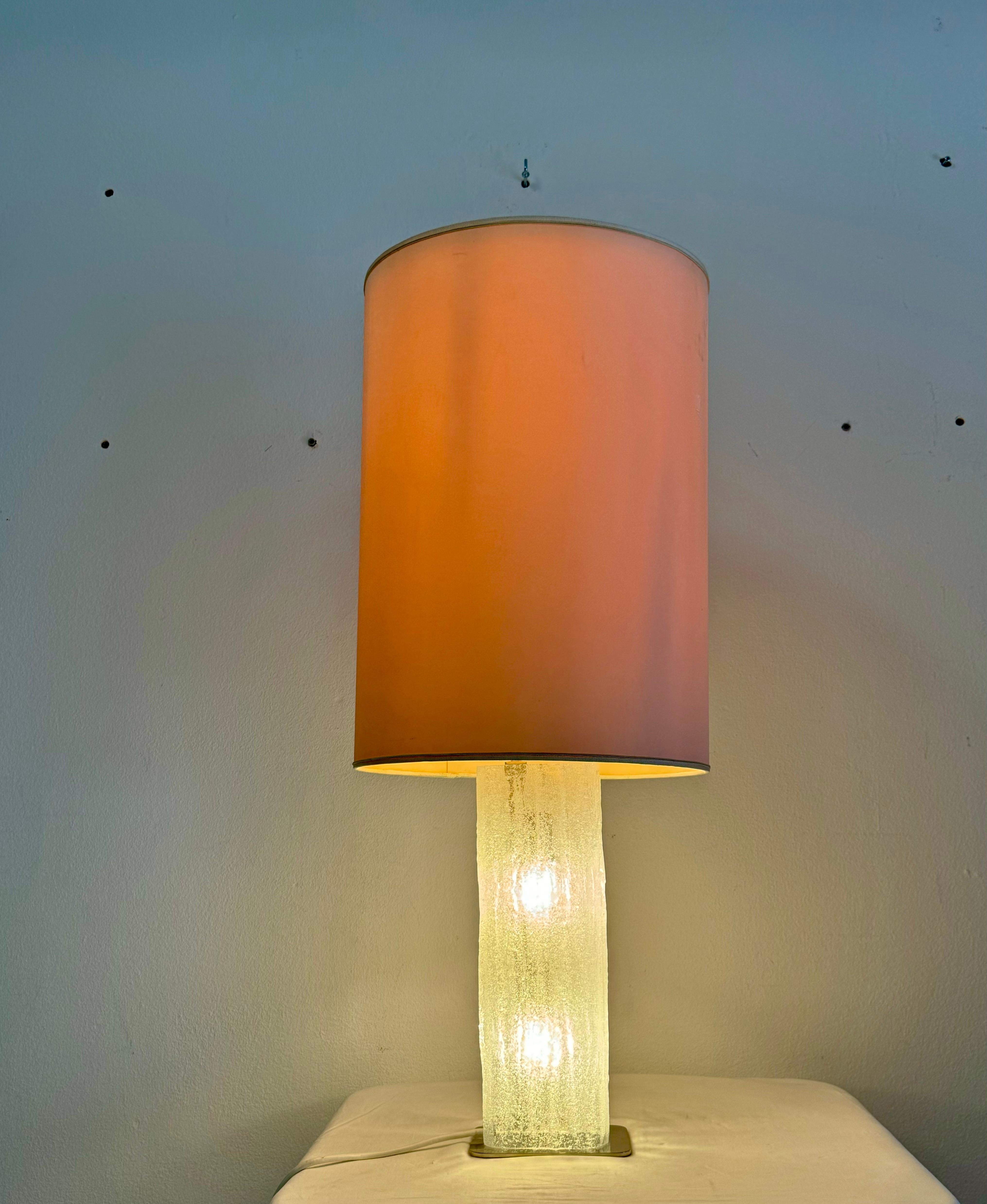 Lampe de table de Kalmar Frankenberg avec un Stand illuminé en verre de glace en vente 5