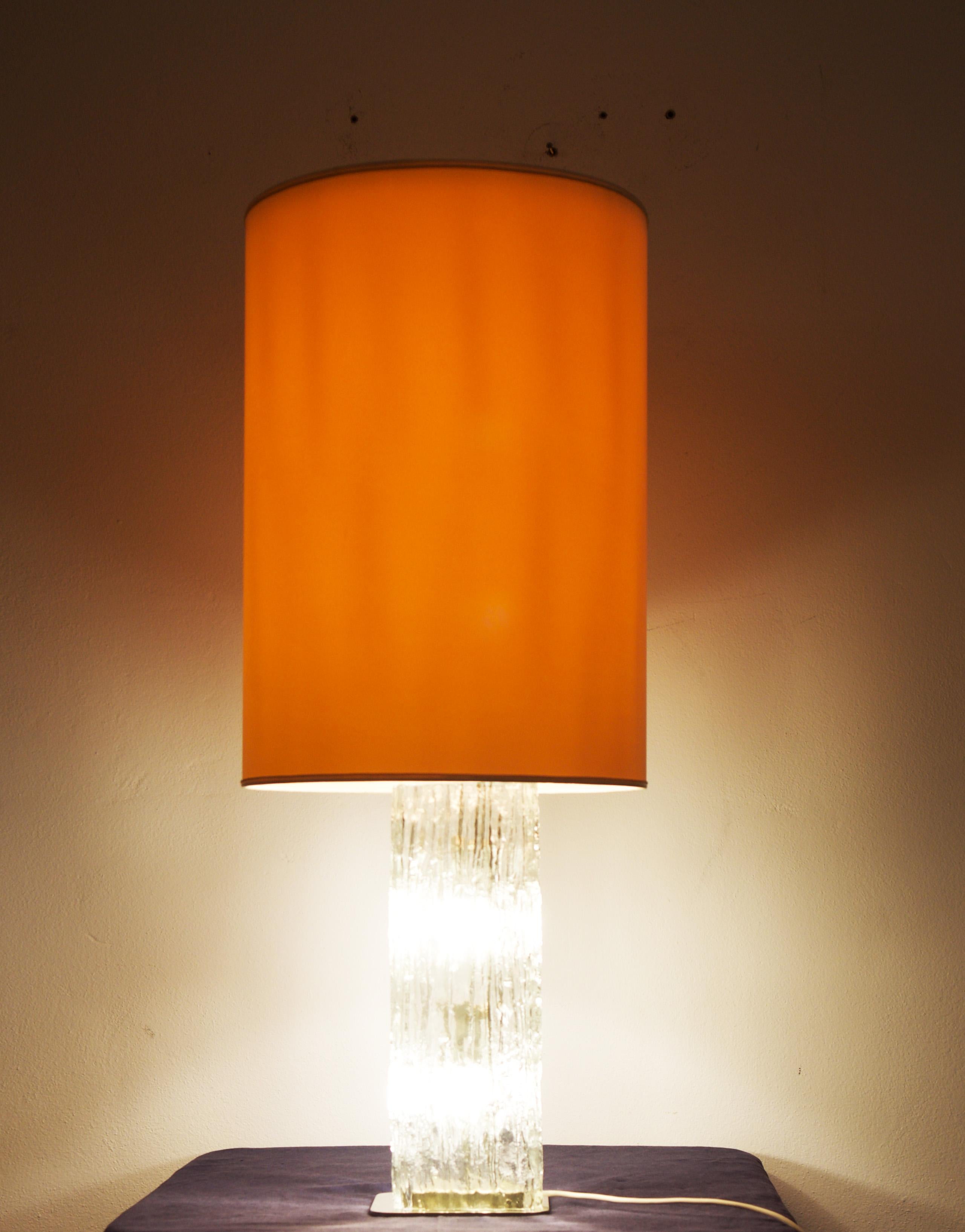 Lampe de table de Kalmar Frankenberg avec un Stand illuminé en verre de glace en vente 6