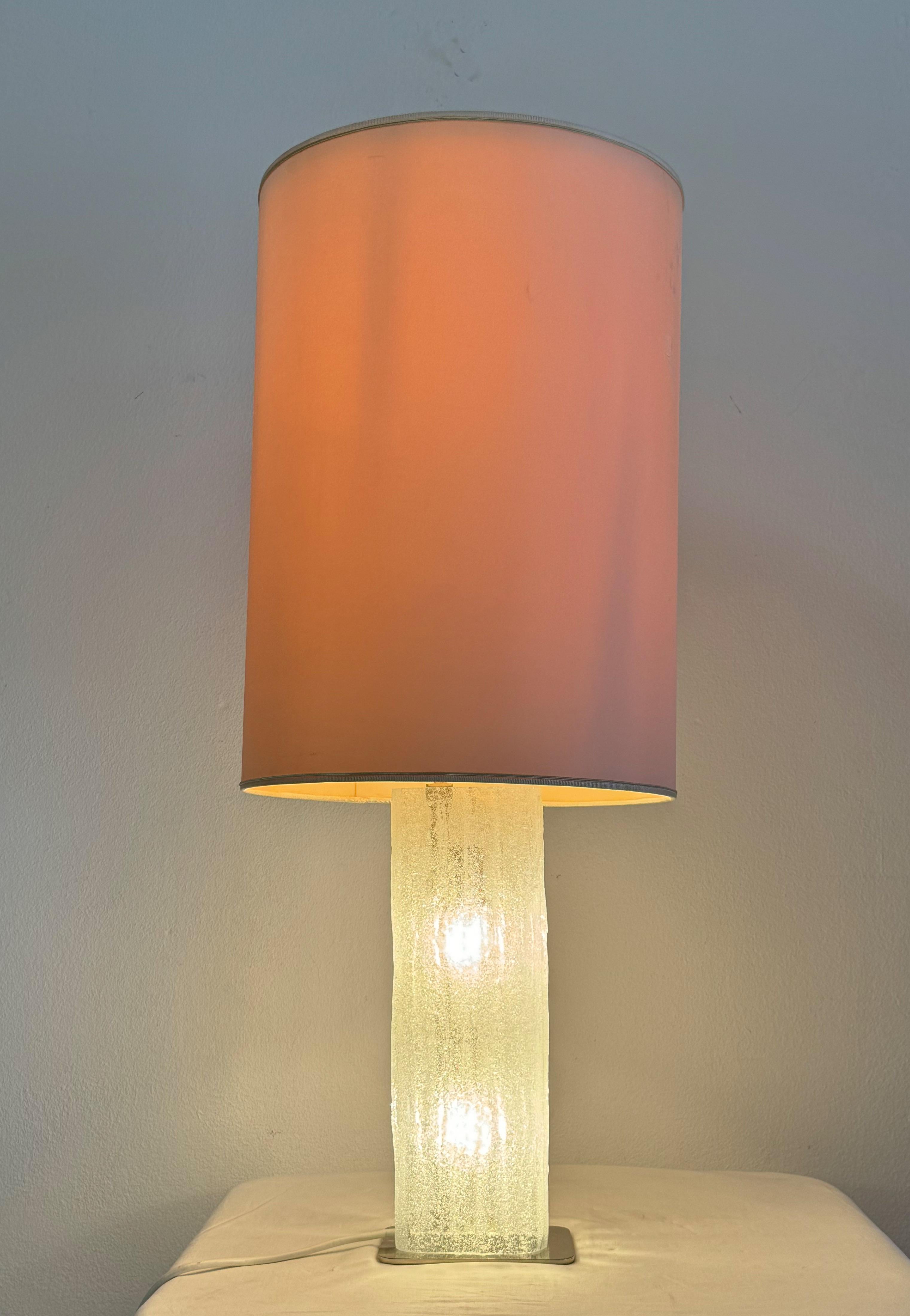 Lampe de table de Kalmar Frankenberg avec un Stand illuminé en verre de glace en vente 6