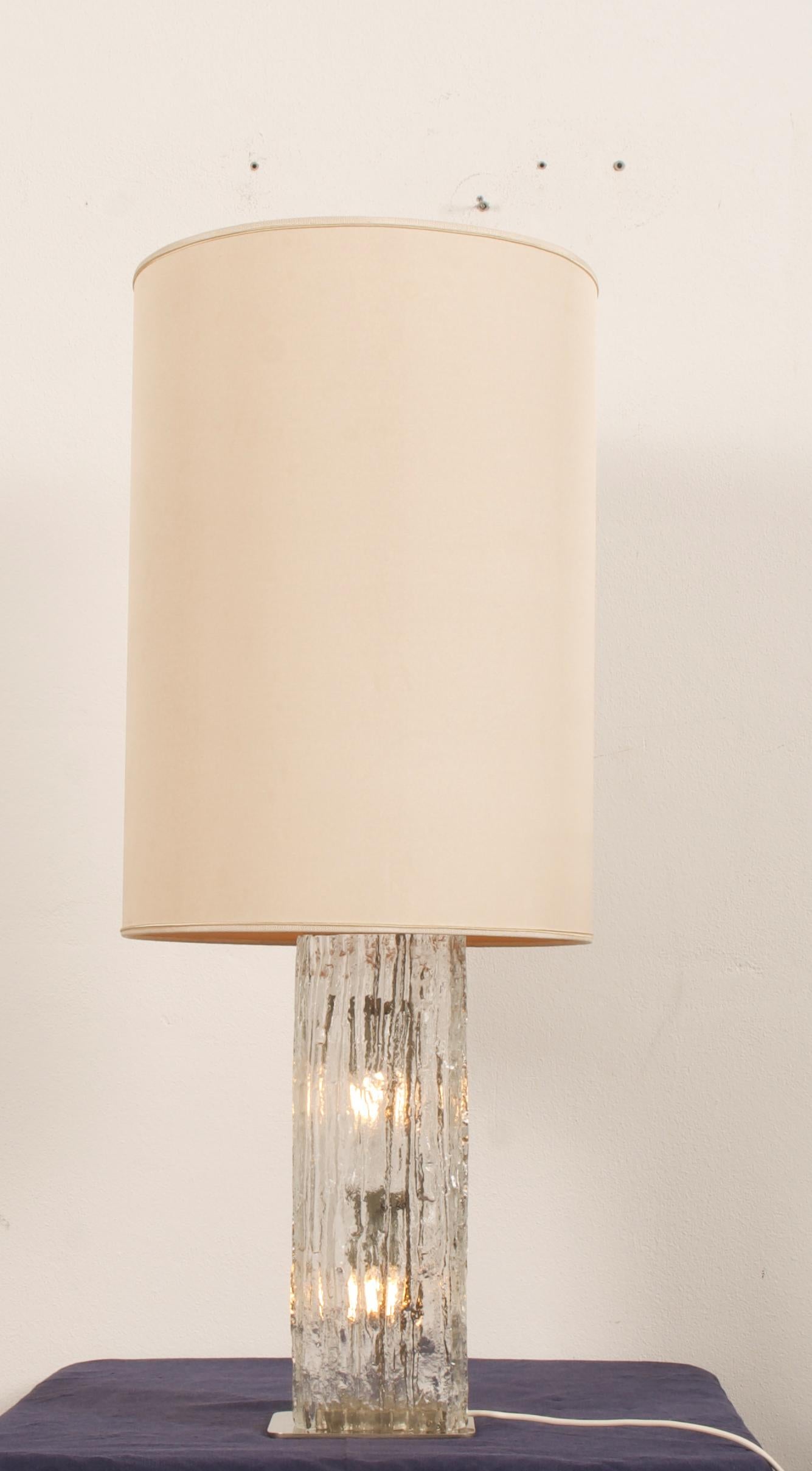 Lampe de table de Kalmar Frankenberg avec un Stand illuminé en verre de glace en vente 1