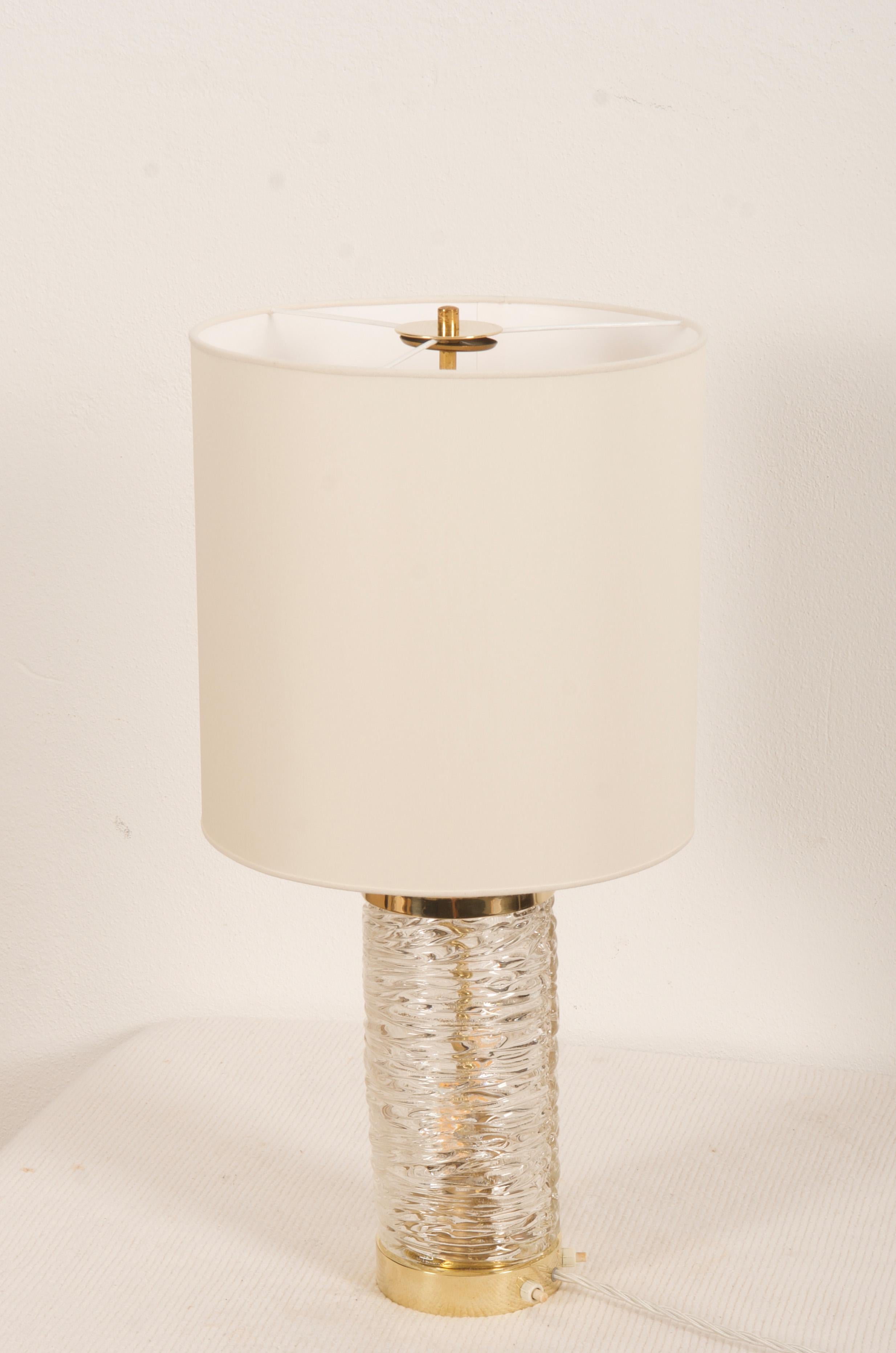 Lámpara de sobremesa de Kalmar Vienna con pie de cristal de hielo iluminado en venta 4