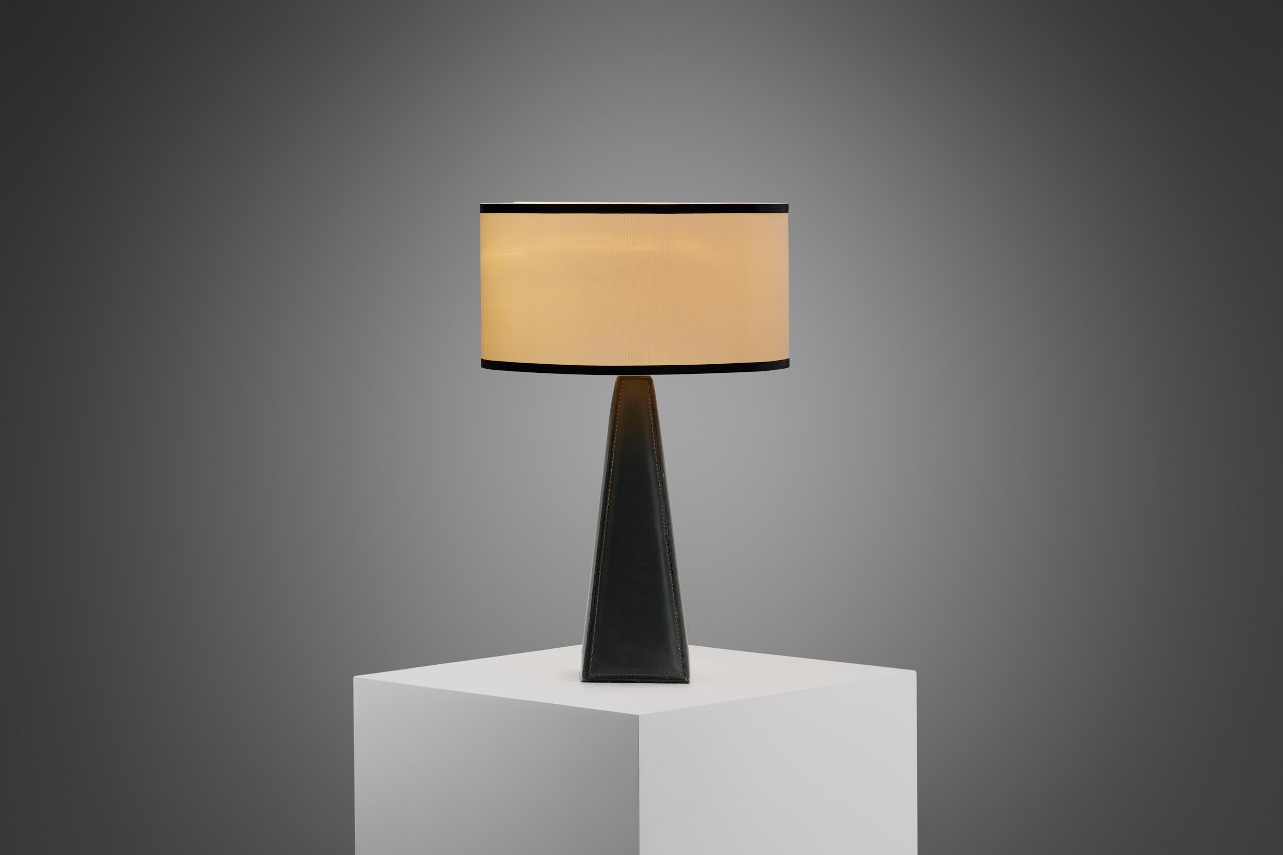 Finlandese Lampada da tavolo di Lisa Johansson-Pape per Stockmann Orno, Finlandia 1960 in vendita