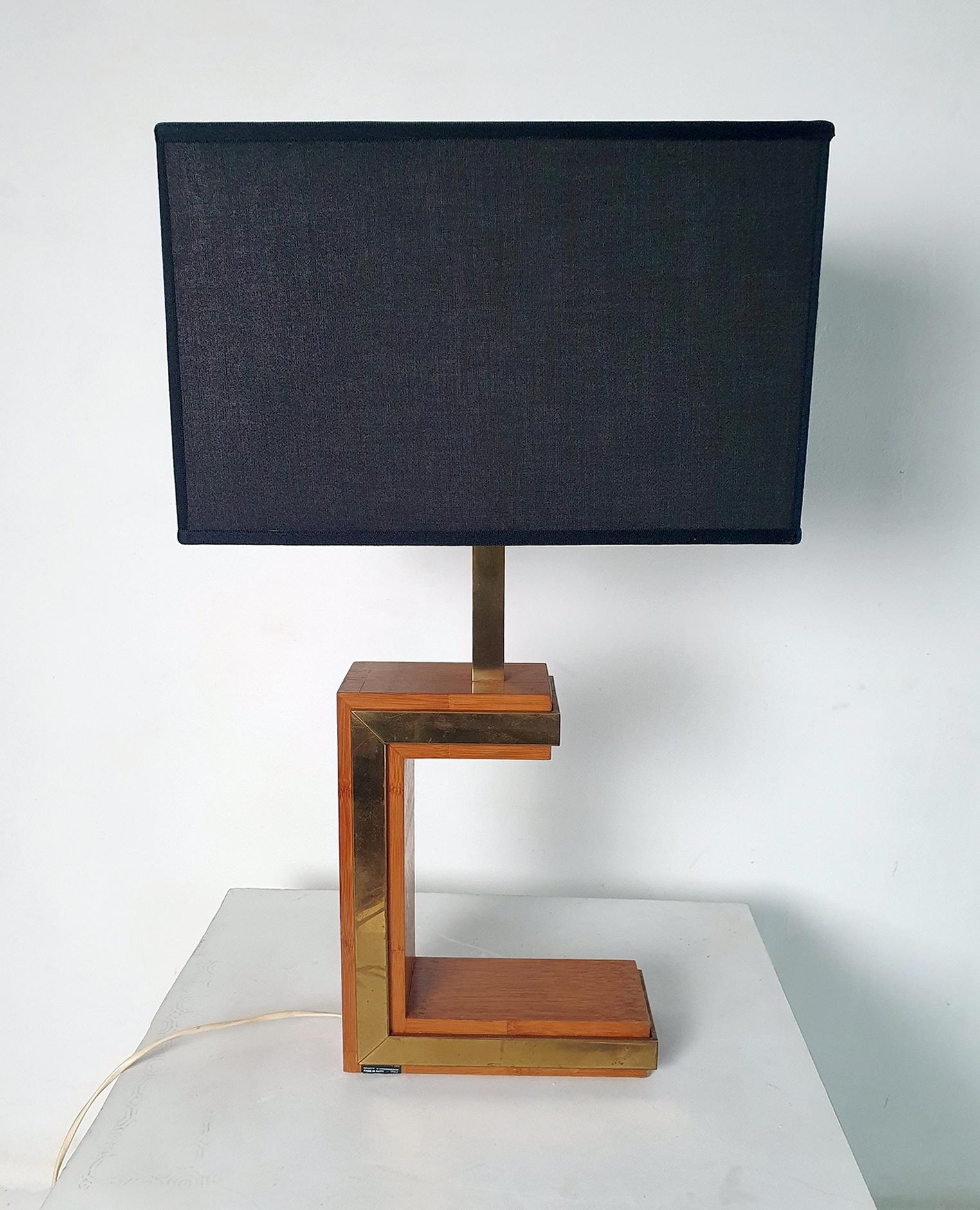 This 1970s Mid-Century Modern design lamp was made by the renowned architect Giacomo Sinopoli for Liwans of Rome, Italy. Liwans pieces are known for their extraordinary design and distinctive structure and very rare and this piece still retains the