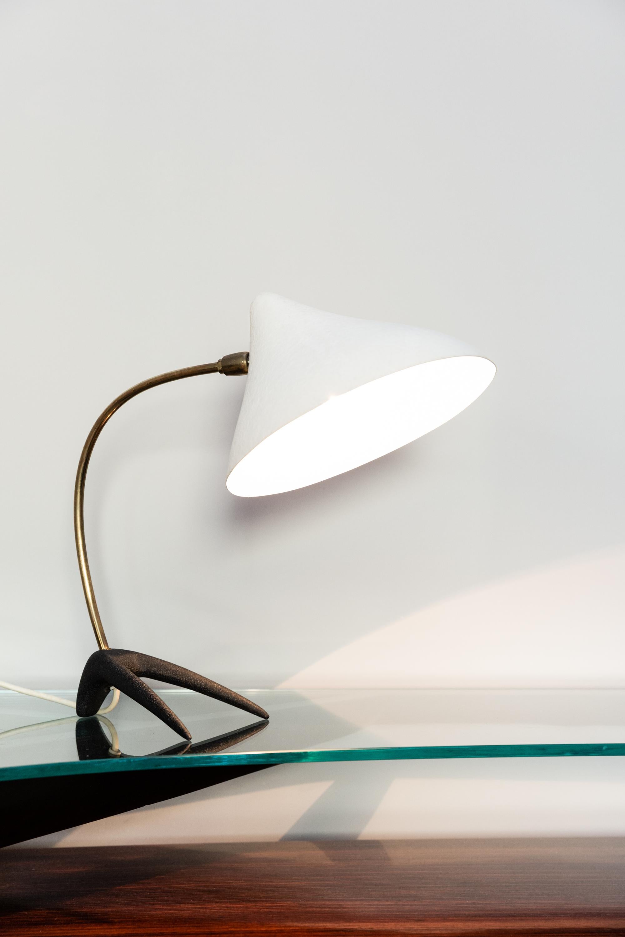 Table lamp by Louis Kalff for Philips, Netherlands circa 1950, aluminum shade in lacquered white color, 