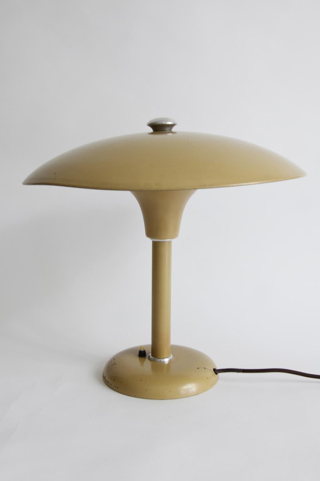 Table Lamp by Max Schumacher for Werner Schröder Bauhaus, Germany, 1934 In Good Condition For Sale In Nürnberg, Bavaria