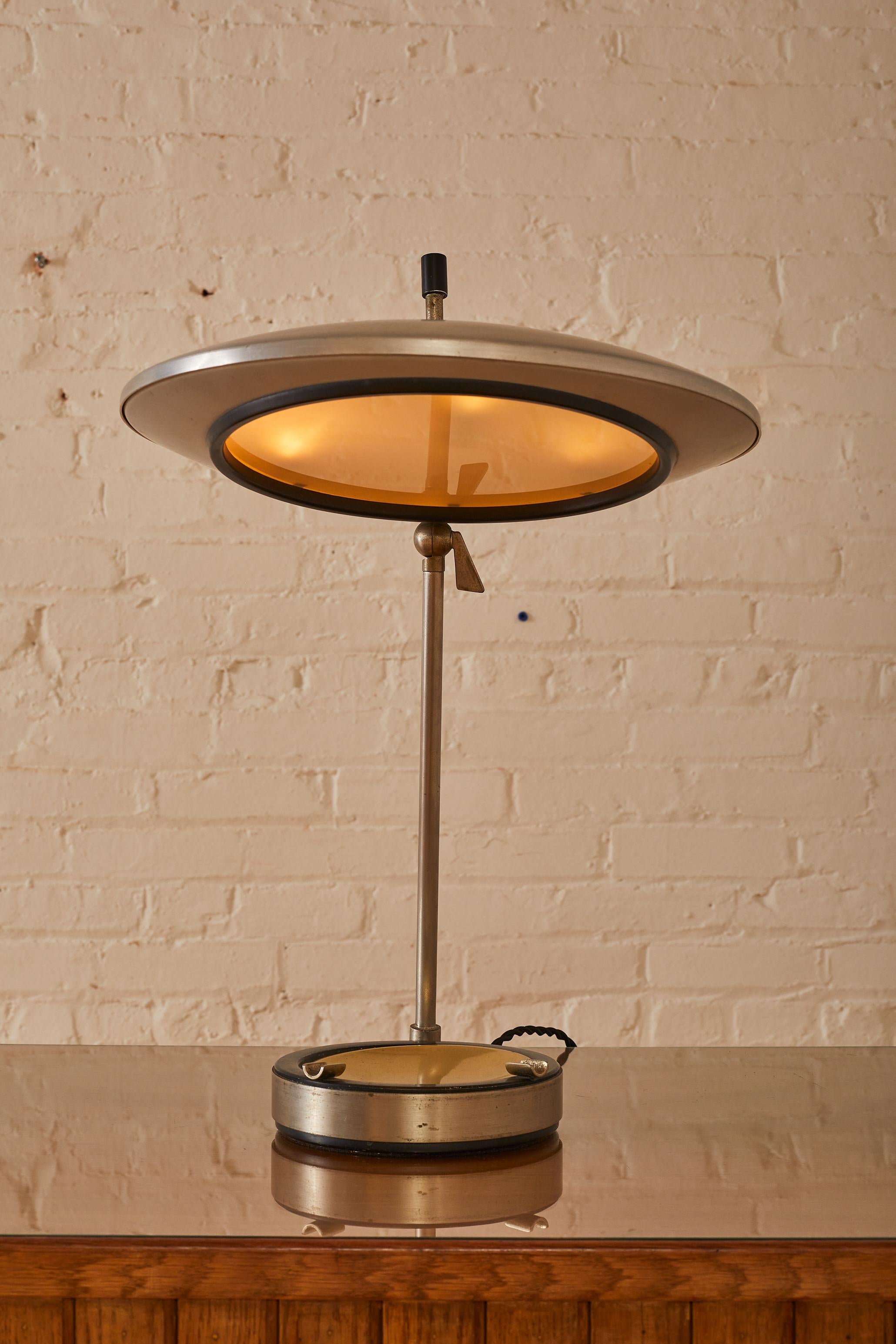 Mid-Century Modern Table Lamp by Oscar Torlasco 'Model 567' for Lumi Milano For Sale