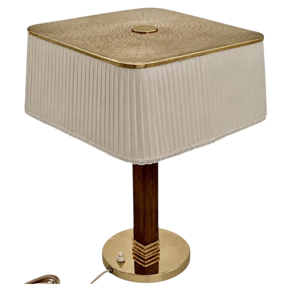 Lámpara de mesa de Paavo Tynell