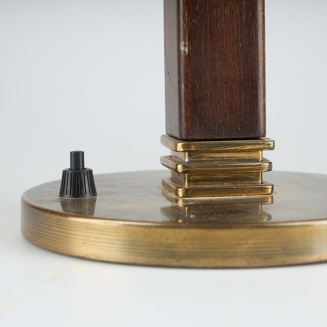 Metà XX secolo Lampada da tavolo di Paavo Tynell per Taito Oy Model 5066 in vendita