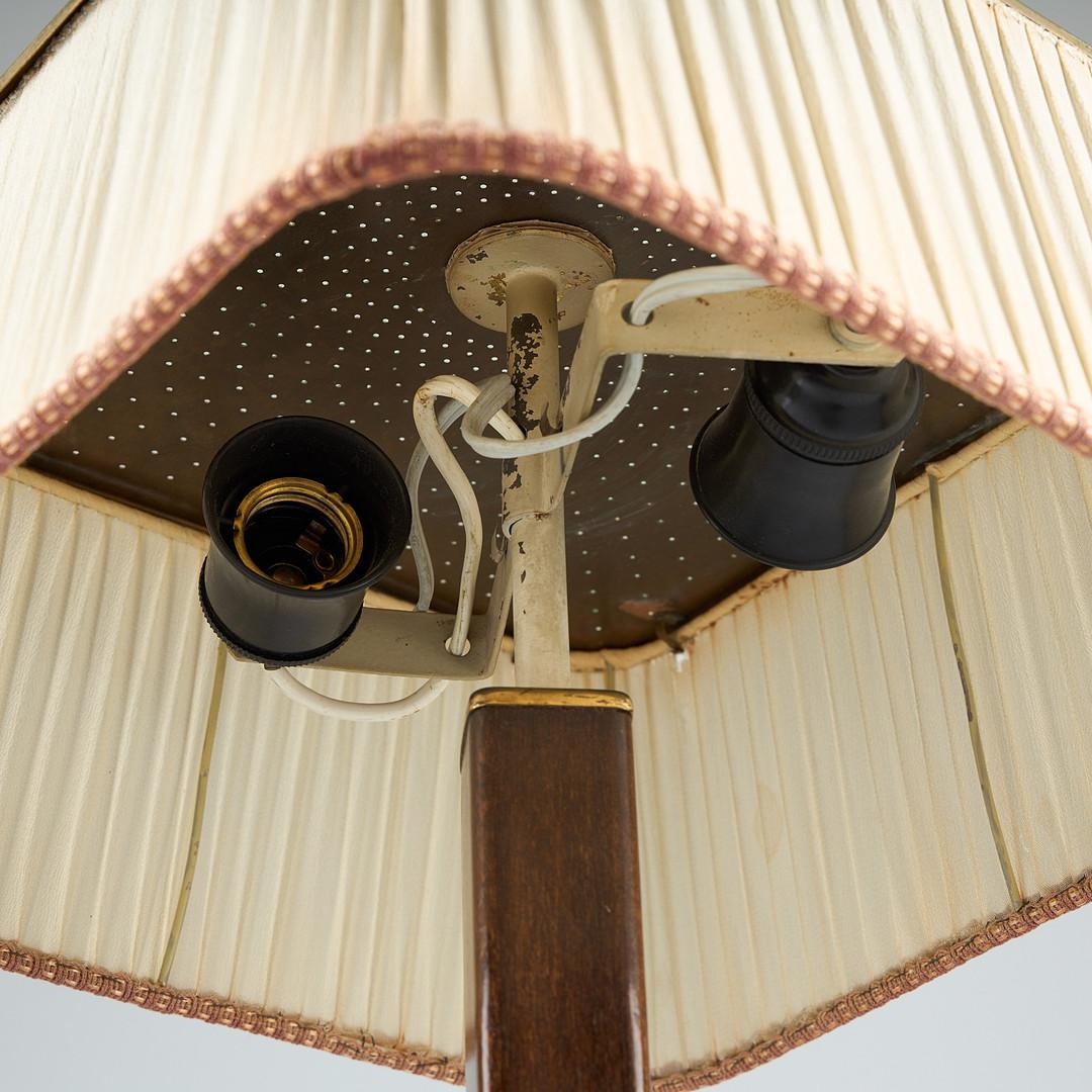 Lampada da tavolo di Paavo Tynell per Taito Oy Model 5066 in vendita 1