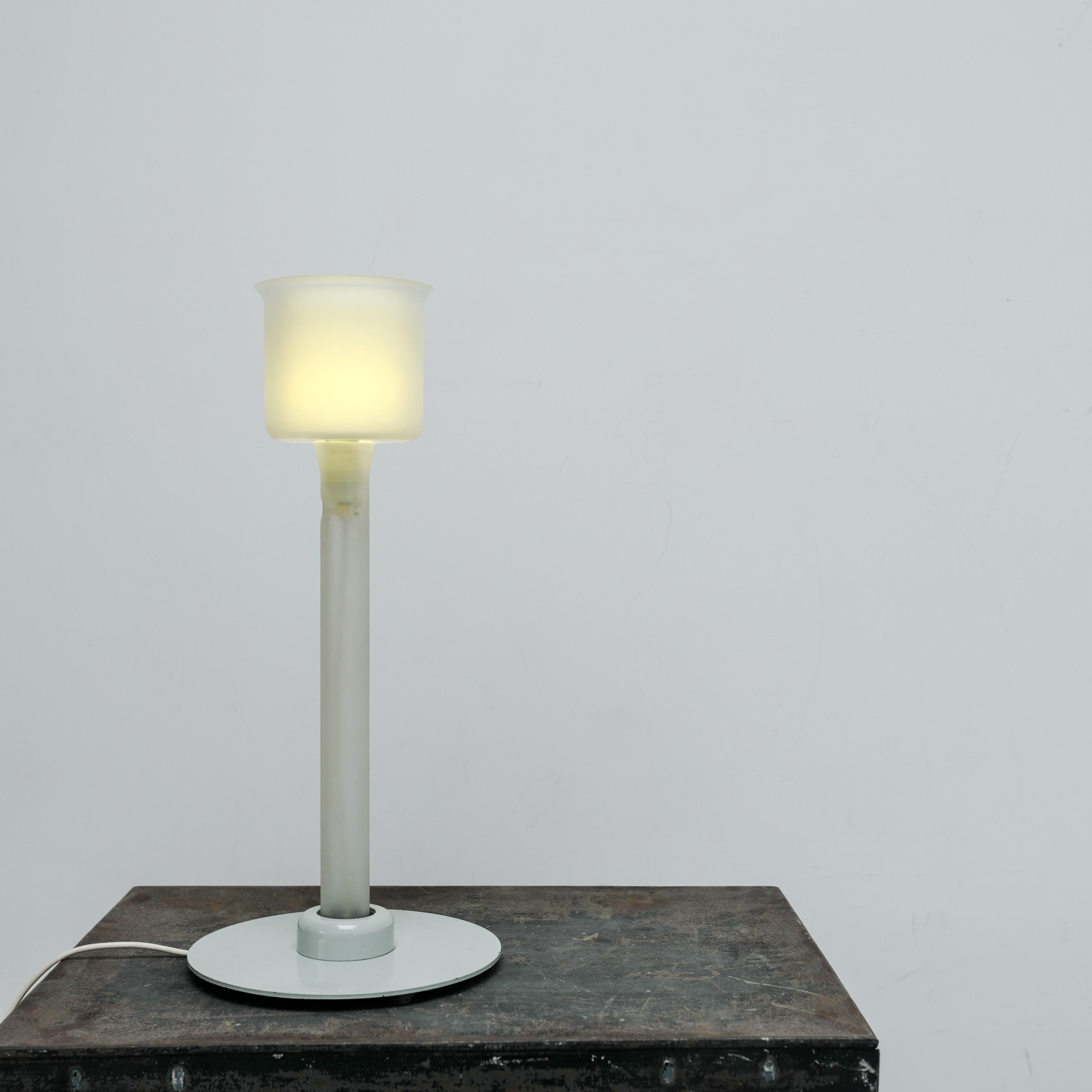 Lampe de table par Piero Castiglioni & Roberto Menghi, Italie, années 1980 Bon état - En vente à Tokyo, Tokyo