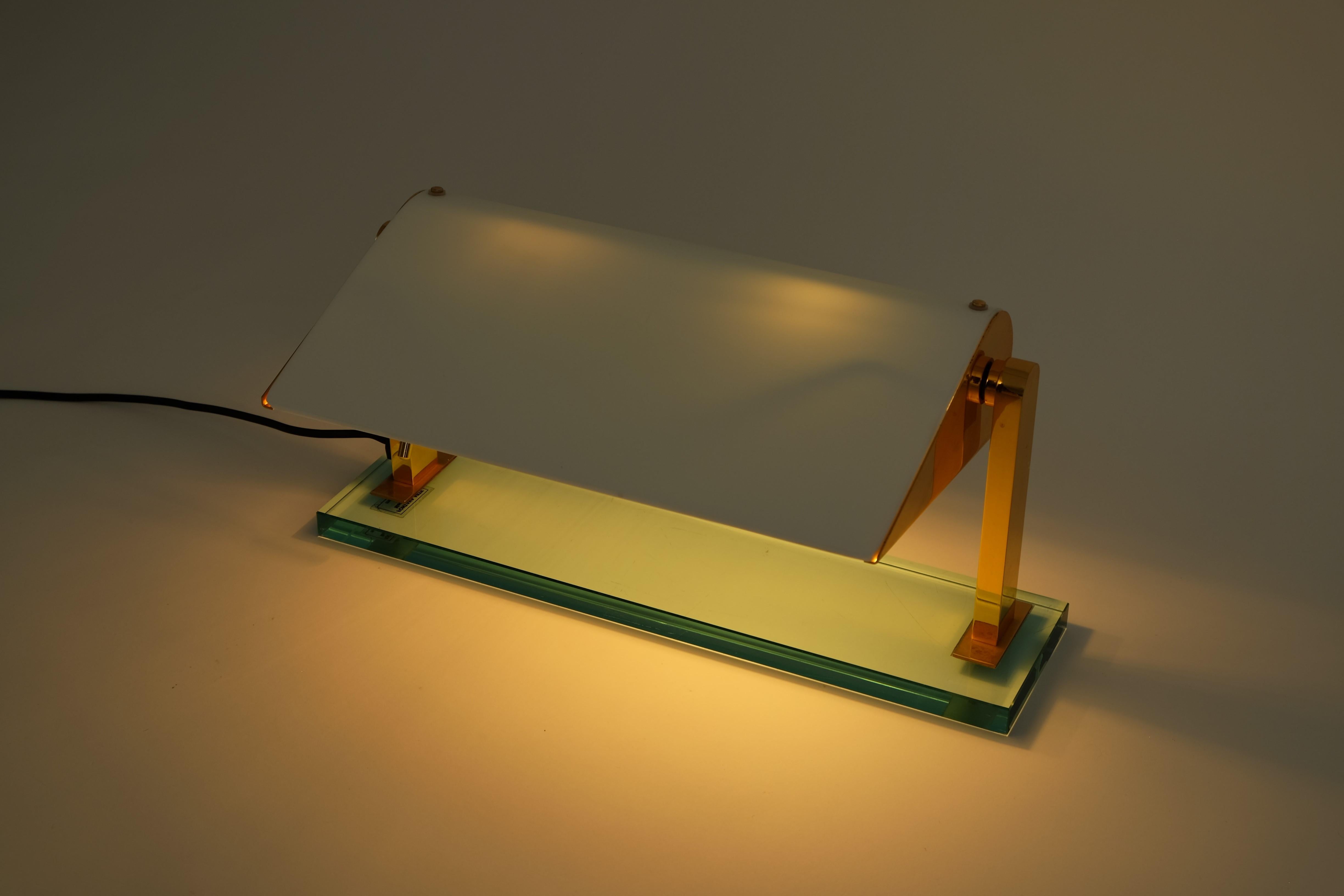 Lampe de table de Pietro Chiesa pour Fontana Arte Mod. 0836 Laiton Verre, Italie en vente 7