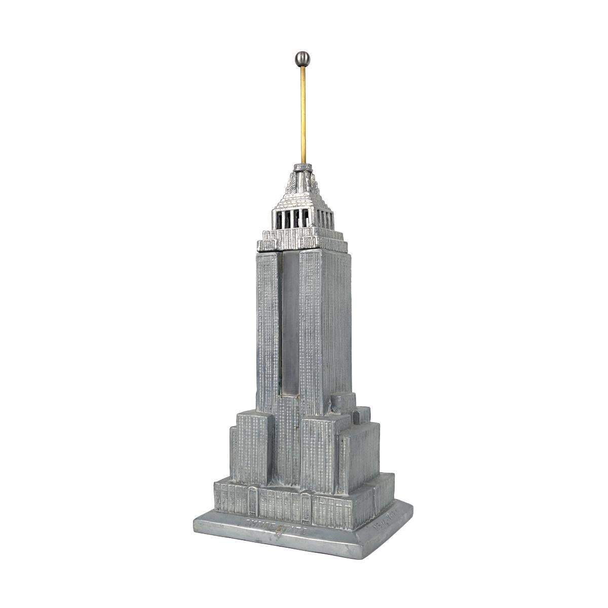 Table Lamp by Sarsaparilla Deco Designs Model of Empire State Building In Good Condition For Sale In Doornspijk, NL
