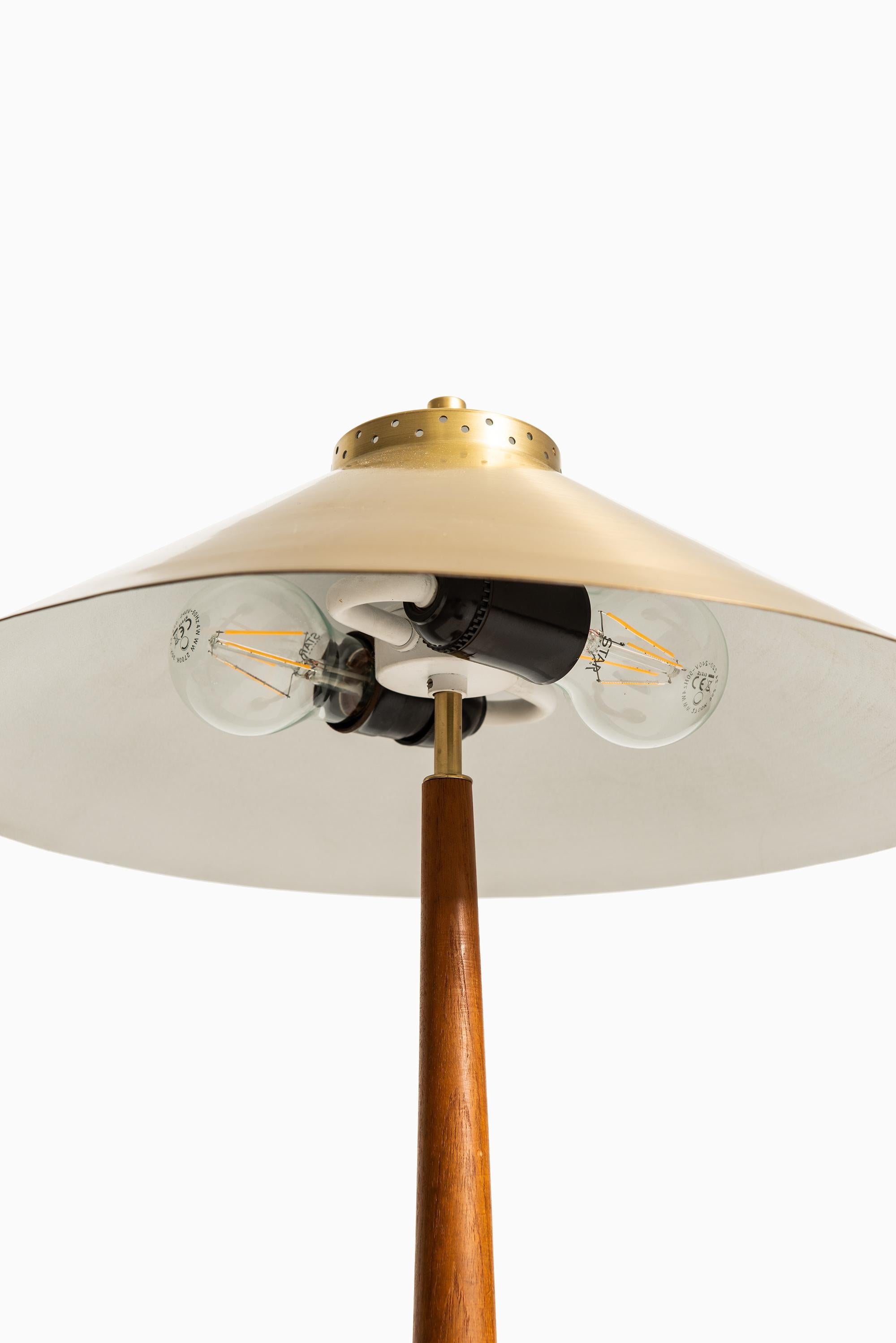 Rare table lamp by unknown designer. Produced by Boréns in Sweden.