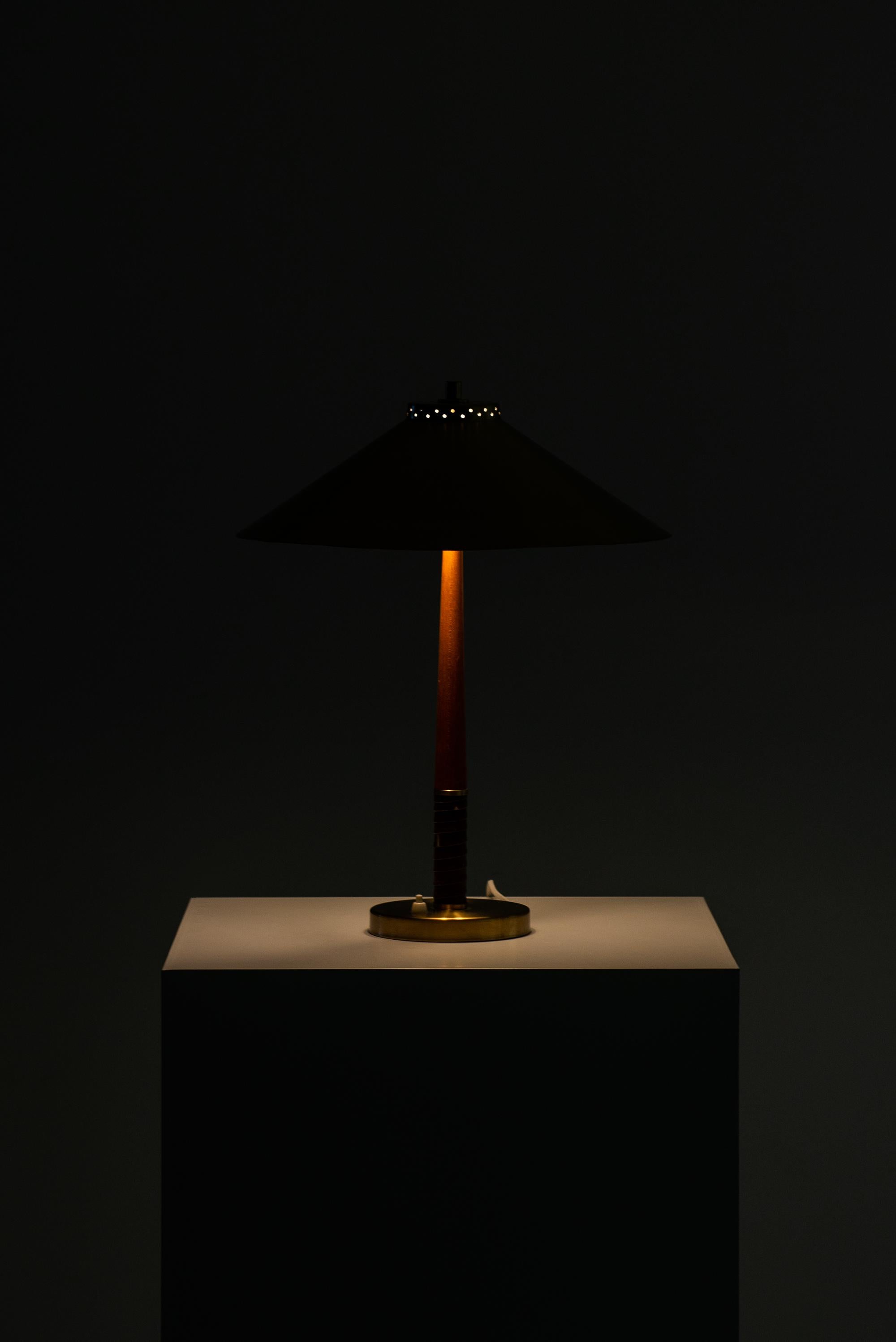 Table Lamp by Unknown Designer Produced by Boréns in Sweden In Good Condition For Sale In Limhamn, Skåne län