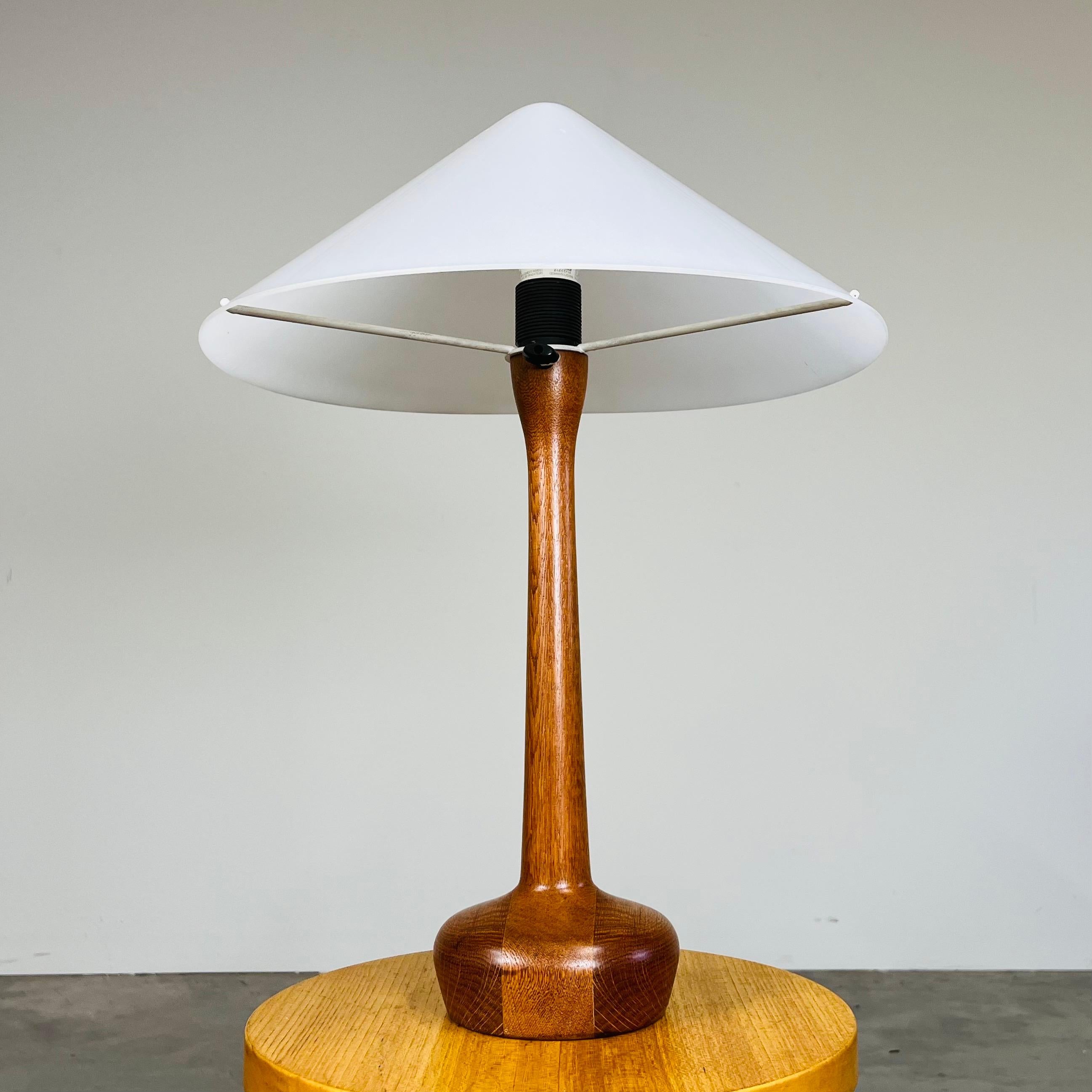 Scandinave moderne Lampe de table par Uno & Östen Kristiansson pour Luxus Vittsjö -Suède 1960s en vente