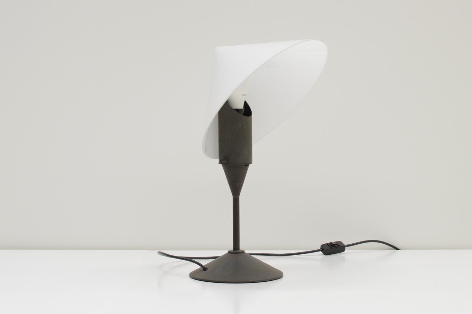 Italian Table lamp by VeArt, Italy 1980s.  For Sale