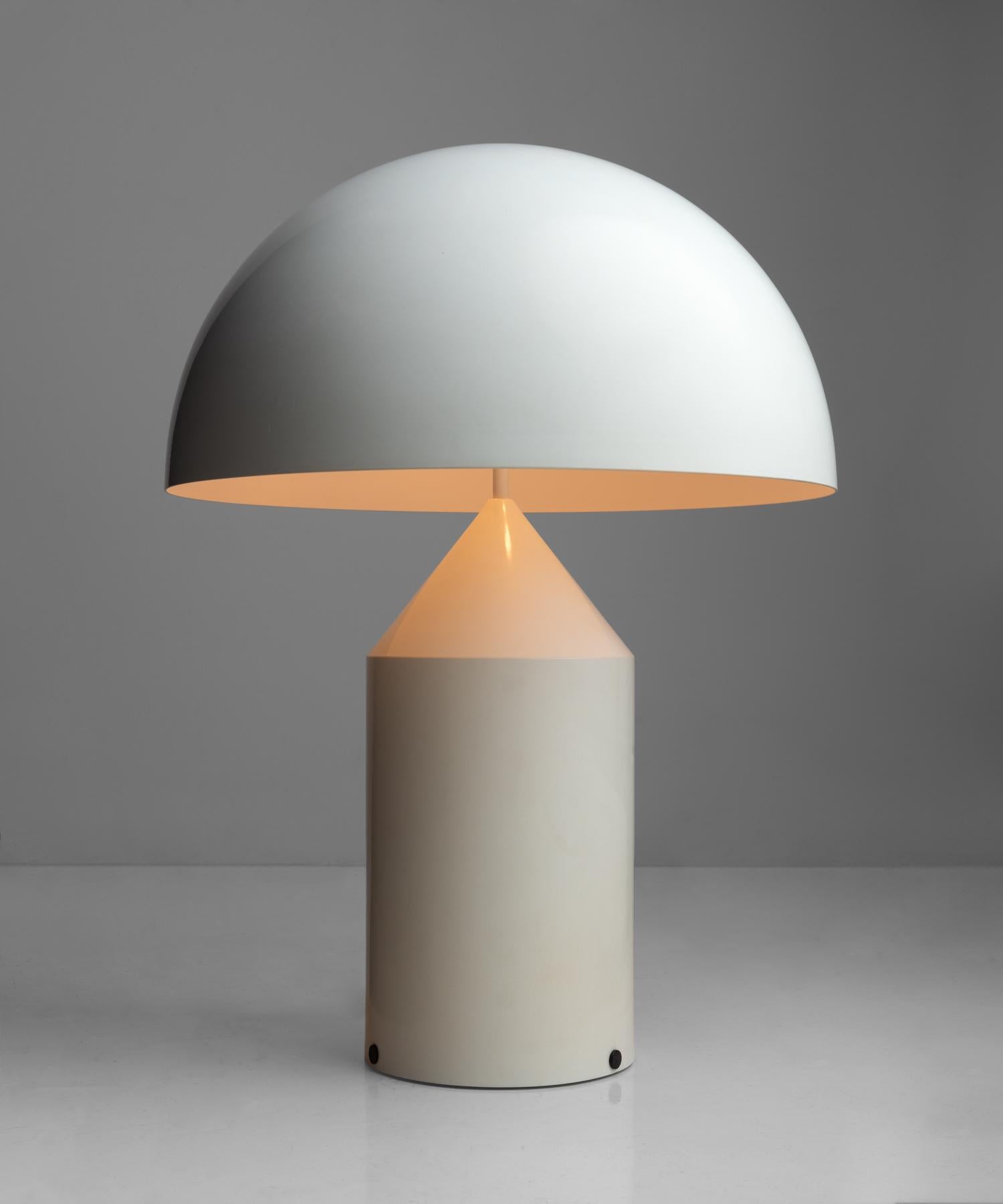 Table lamp by Vico Magistretti, Italy, circa 1977

Composed of aluminum and polyurethane plastic, designed in 1977 by Vico Magistretti, in original white finish.