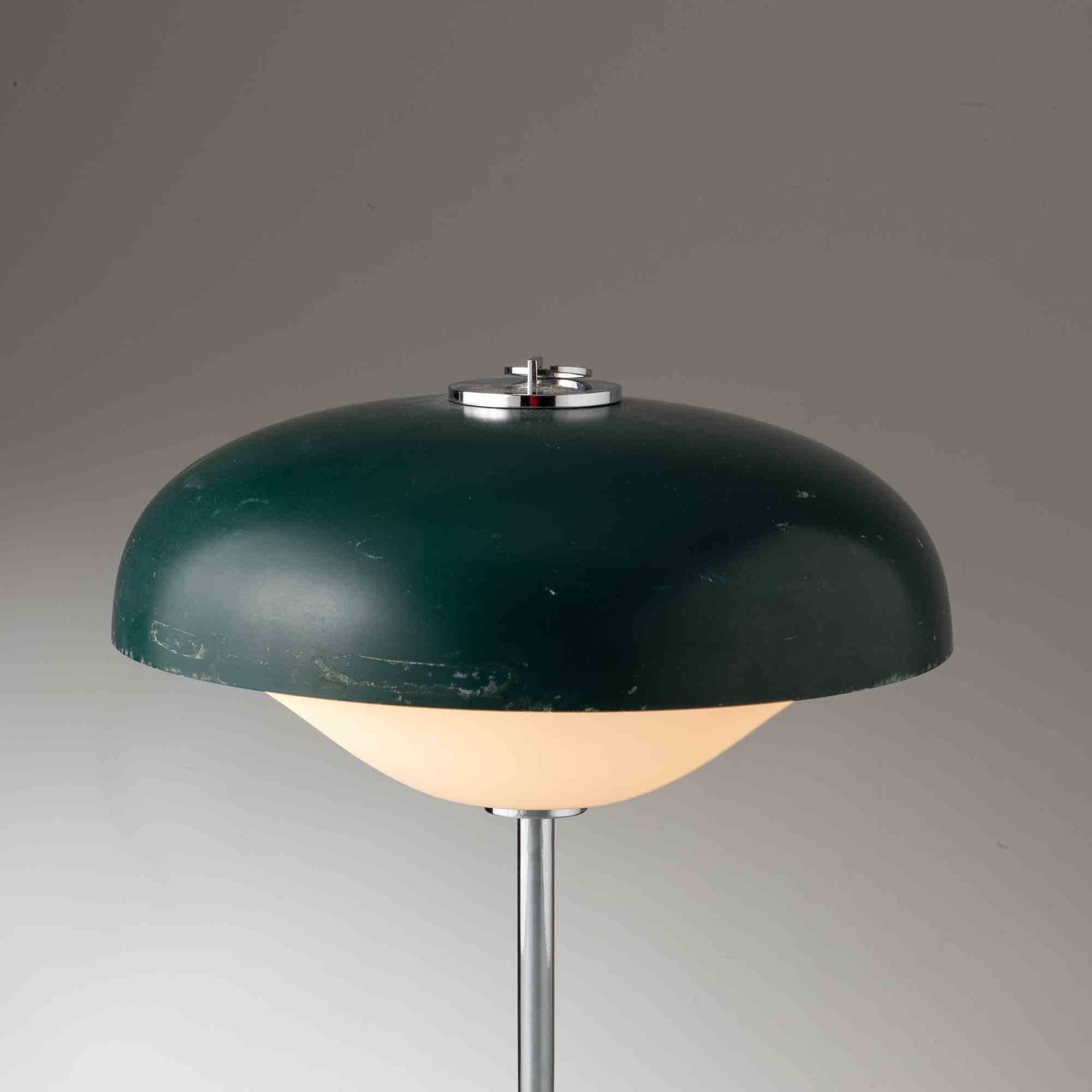 Lampada da tavolo di Vittorio gregotti, Lodovico Meneghetti, Stoppino e Giotto Stoppino per Arredoluce, 1960 ca.

Lampada da tavolo. Metallo cromato, vetro opalino, metallo verniciato.

Rif. A. Pansera, A. Padoan, A. Palmaghini, Arredoluce ;