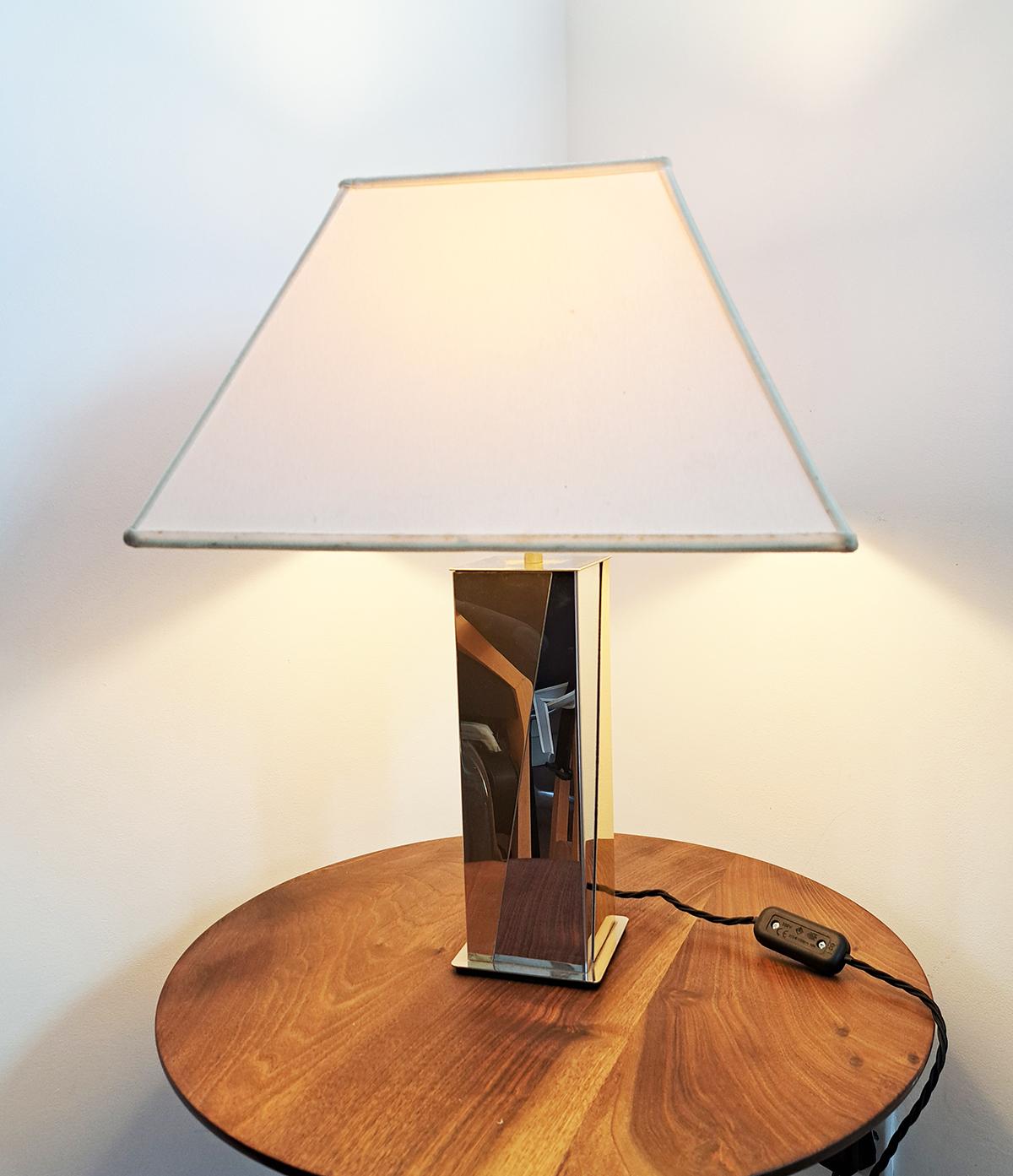 Regency Design Table Lamp By Willy Rizzo For Lumica, a lovely piece with gold and chrome plated finish. in good overall condition. Newly rewired with a switch on a black cable. 