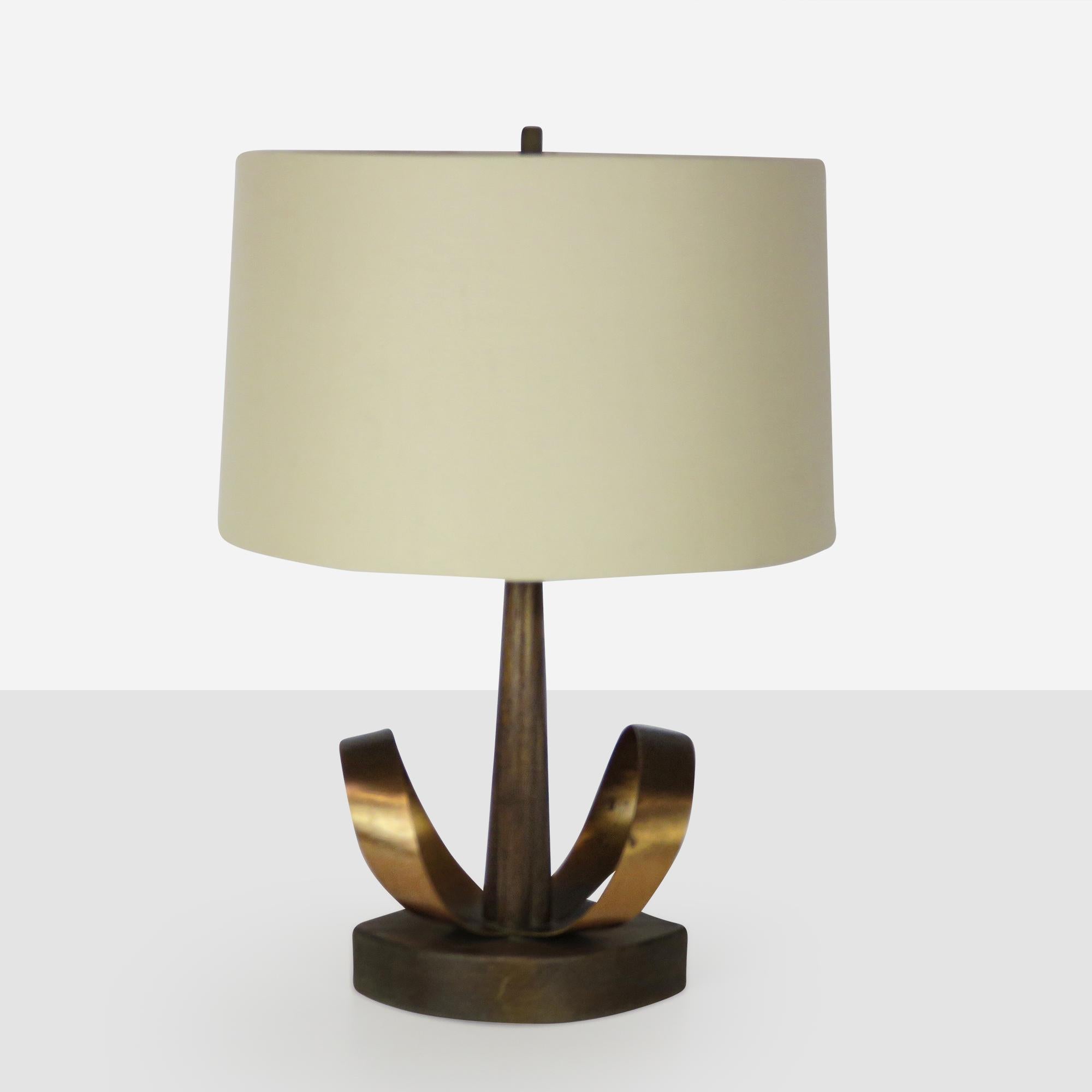 Moderne Lampe de bureau Yasha Heifetz en vente