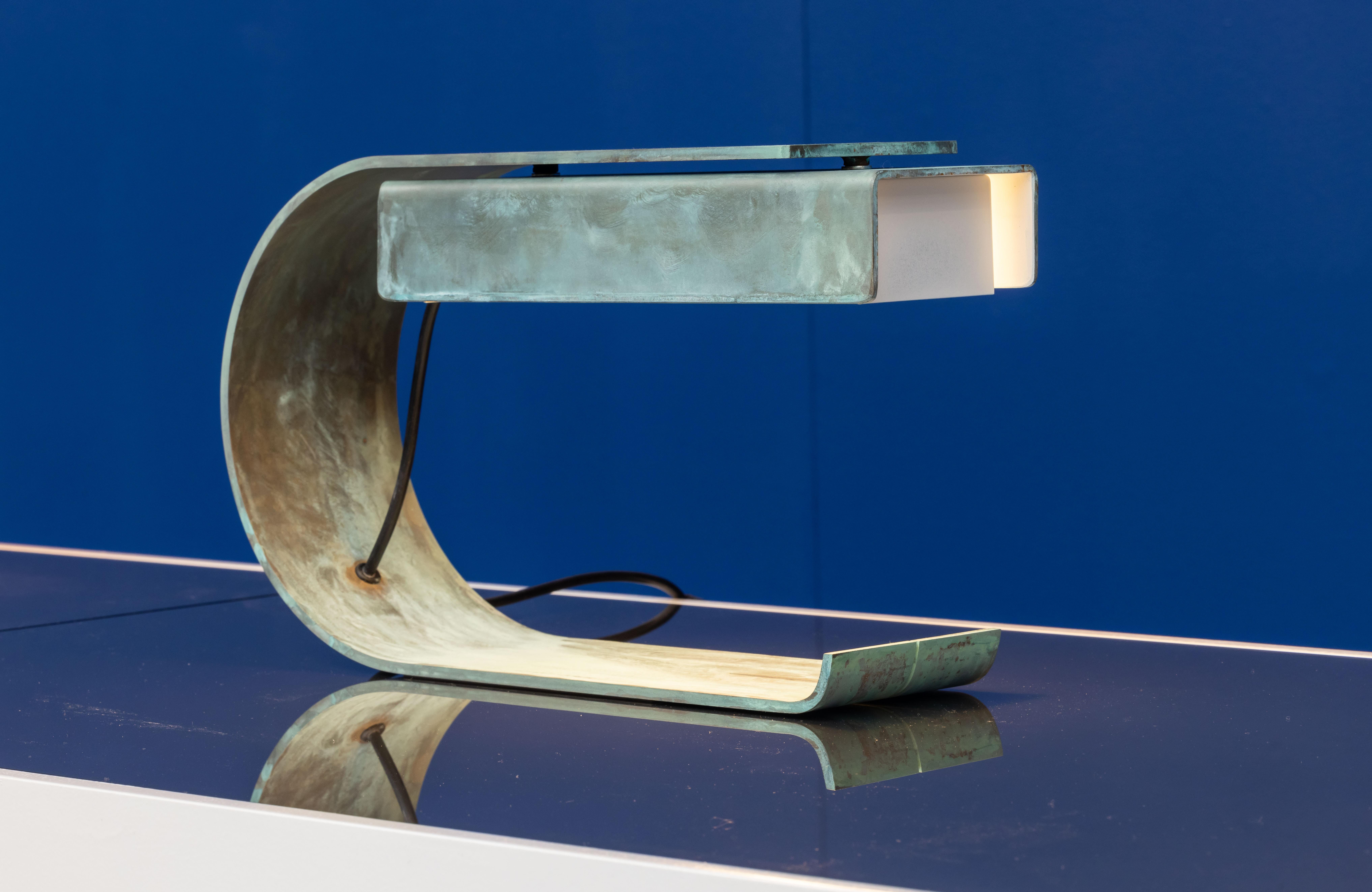The Axis71 CG01 table lamp, a stunning 1968 design by the famous Belgian designer Christophe Gevers, is an iconic and timeless piece of lighting that continues to captivate and inspire. It was specially designed for Christophe Gevers' first catering