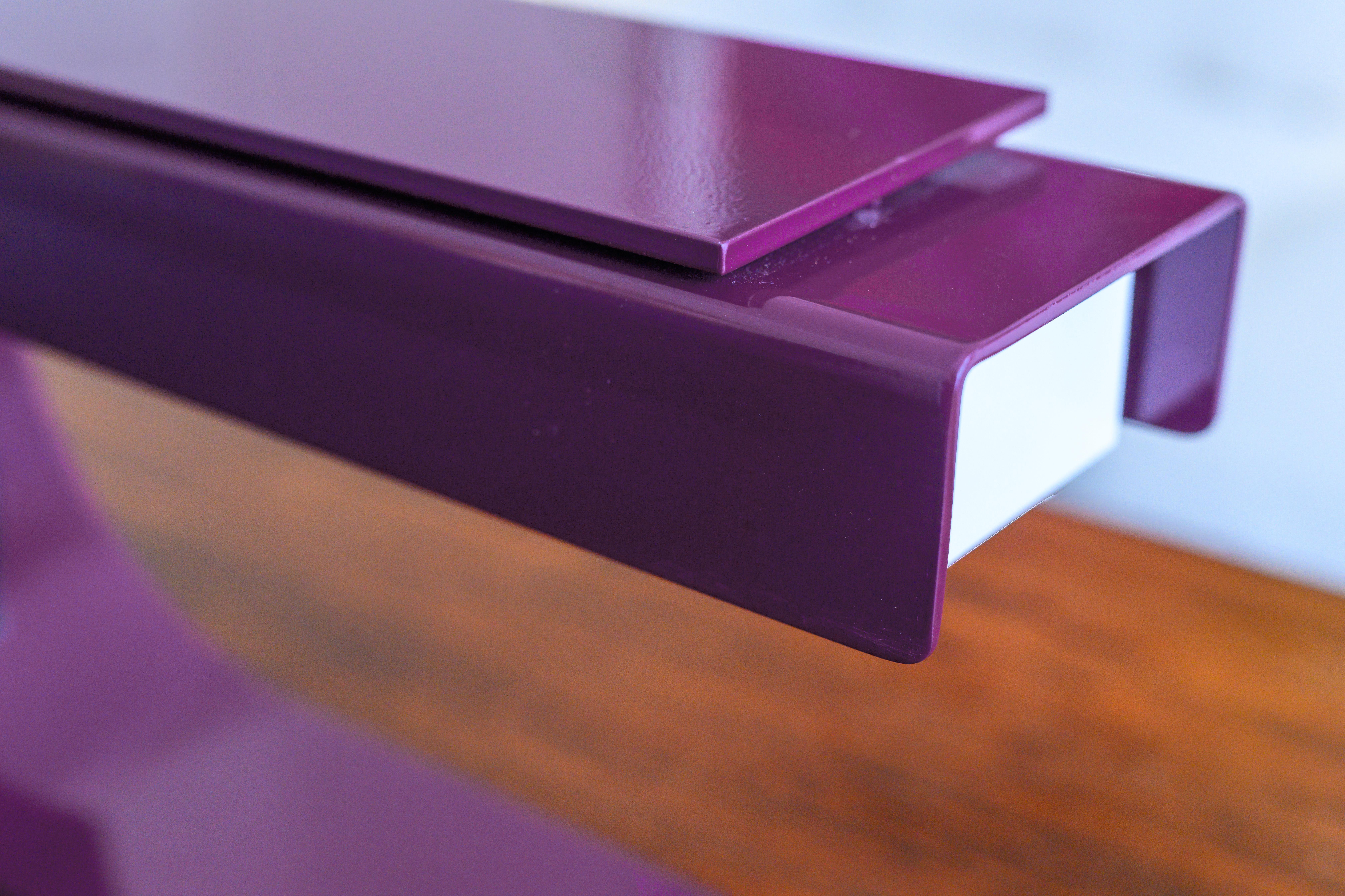 Last 5 lim edit & numbered table lamps CG01 VB Aubergine designed in 1968 In Excellent Condition For Sale In Hoegaarden, BE