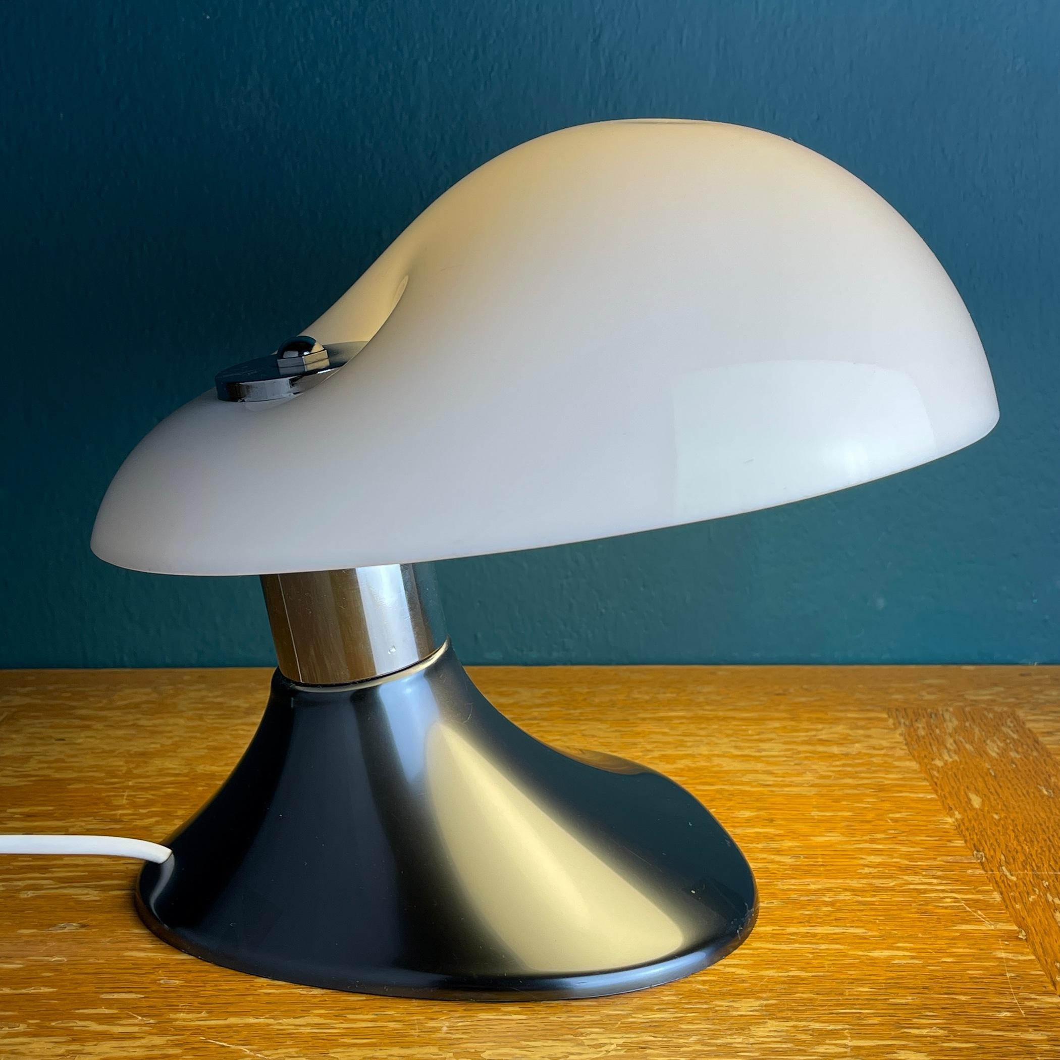 Lampe de bureau Cobra par Harvey Guzzini, Italie, années 1960 en vente 3