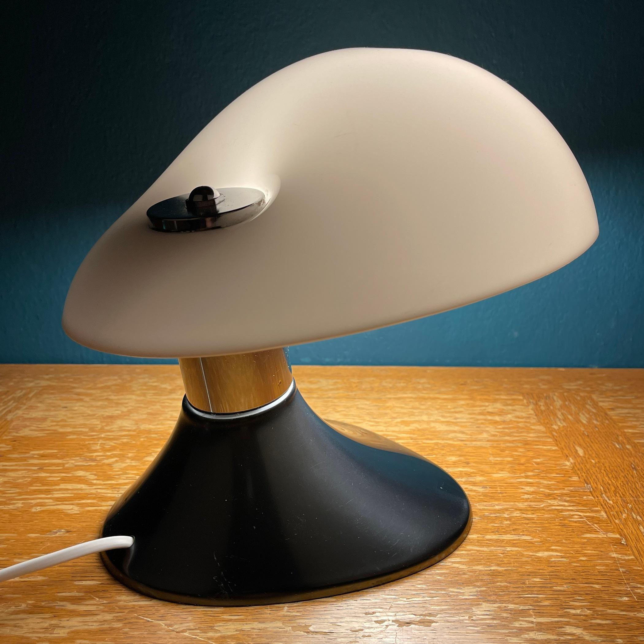 Plexiglas Lampe de bureau Cobra par Harvey Guzzini, Italie, années 1960 en vente
