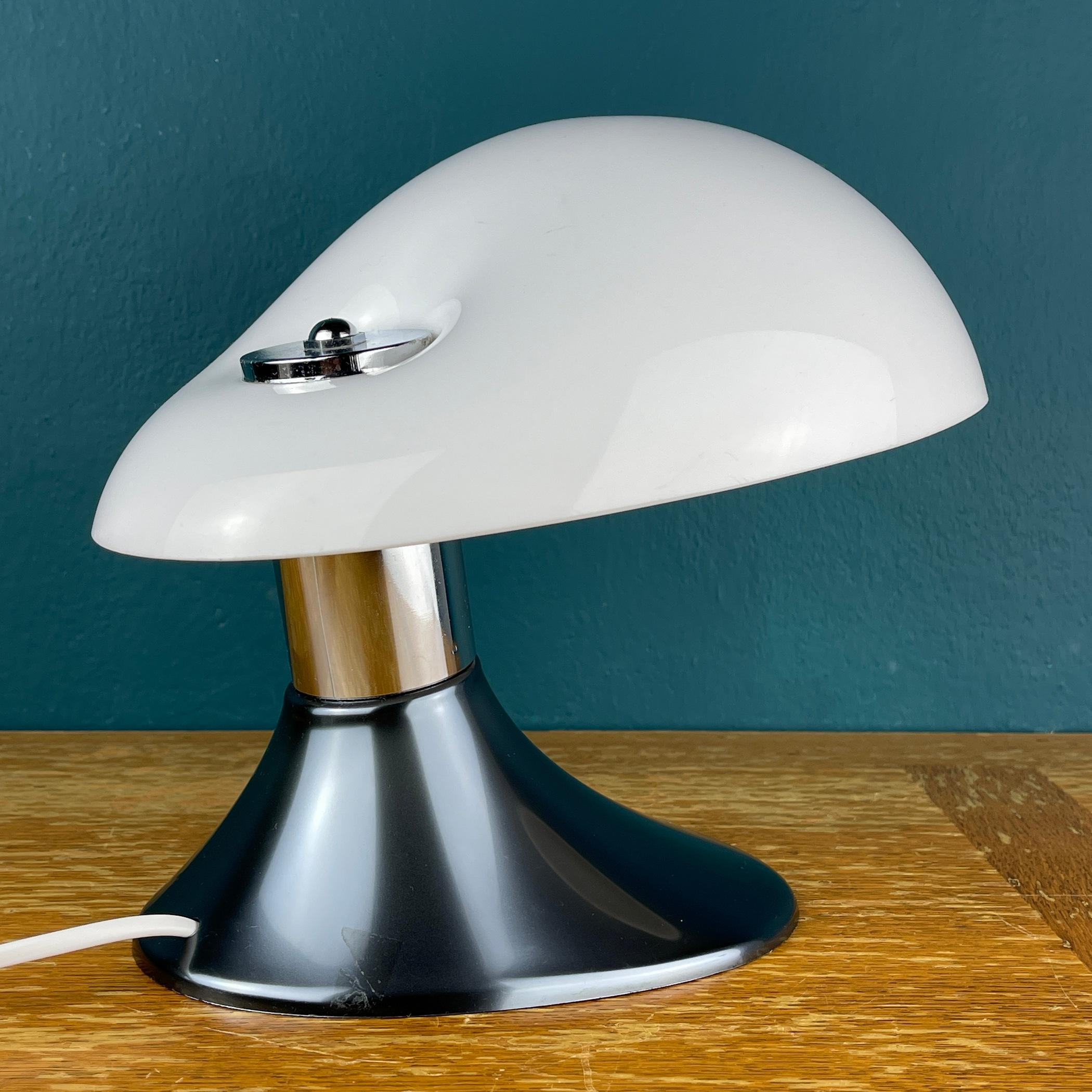Lampe de bureau Cobra par Harvey Guzzini, Italie, années 1960 en vente 1